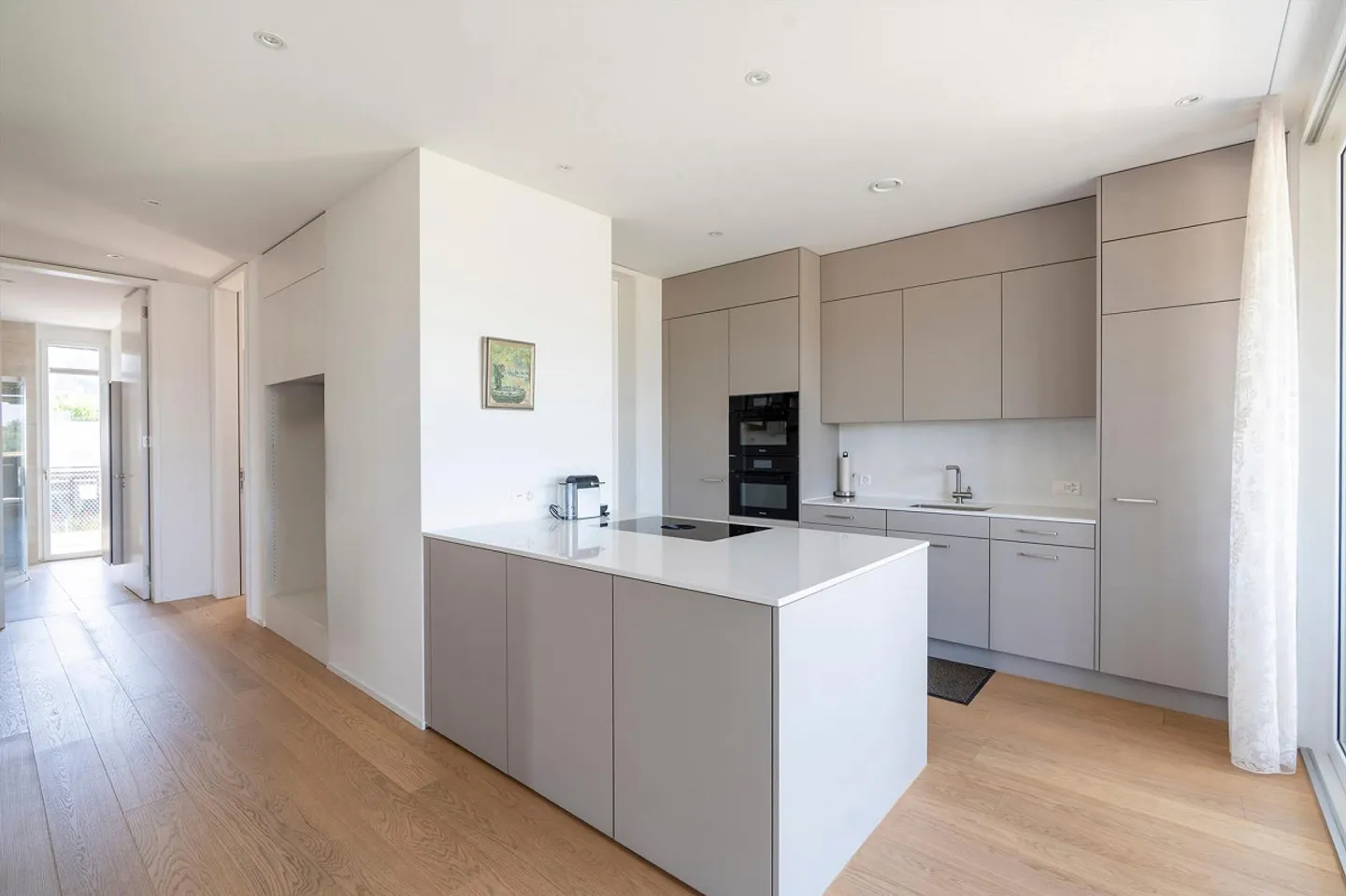 Beautiful 4.5-room penthouse with a view - Photo 3 of 13