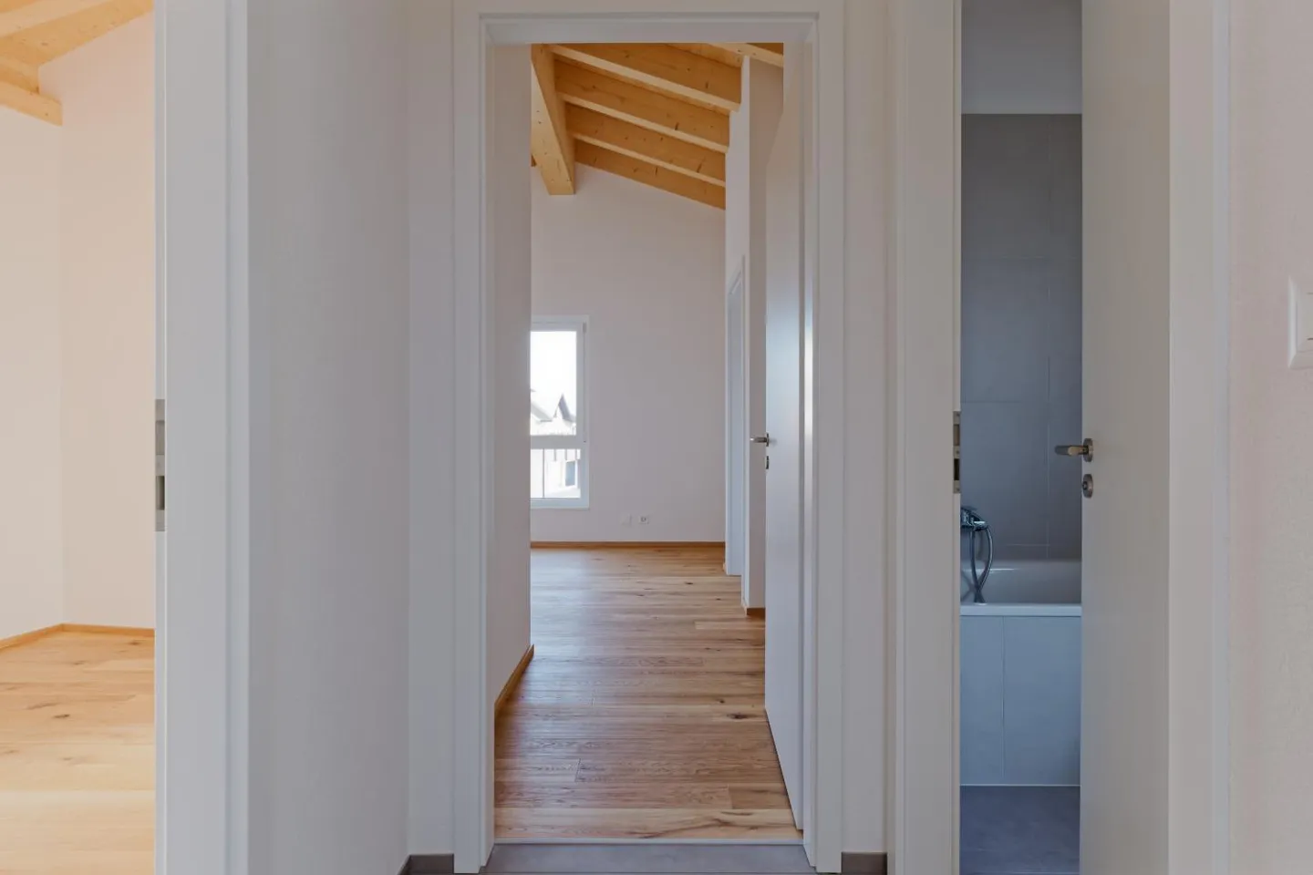 Dachgeschoss 3,5 Zimmer - Foto 5 von 9