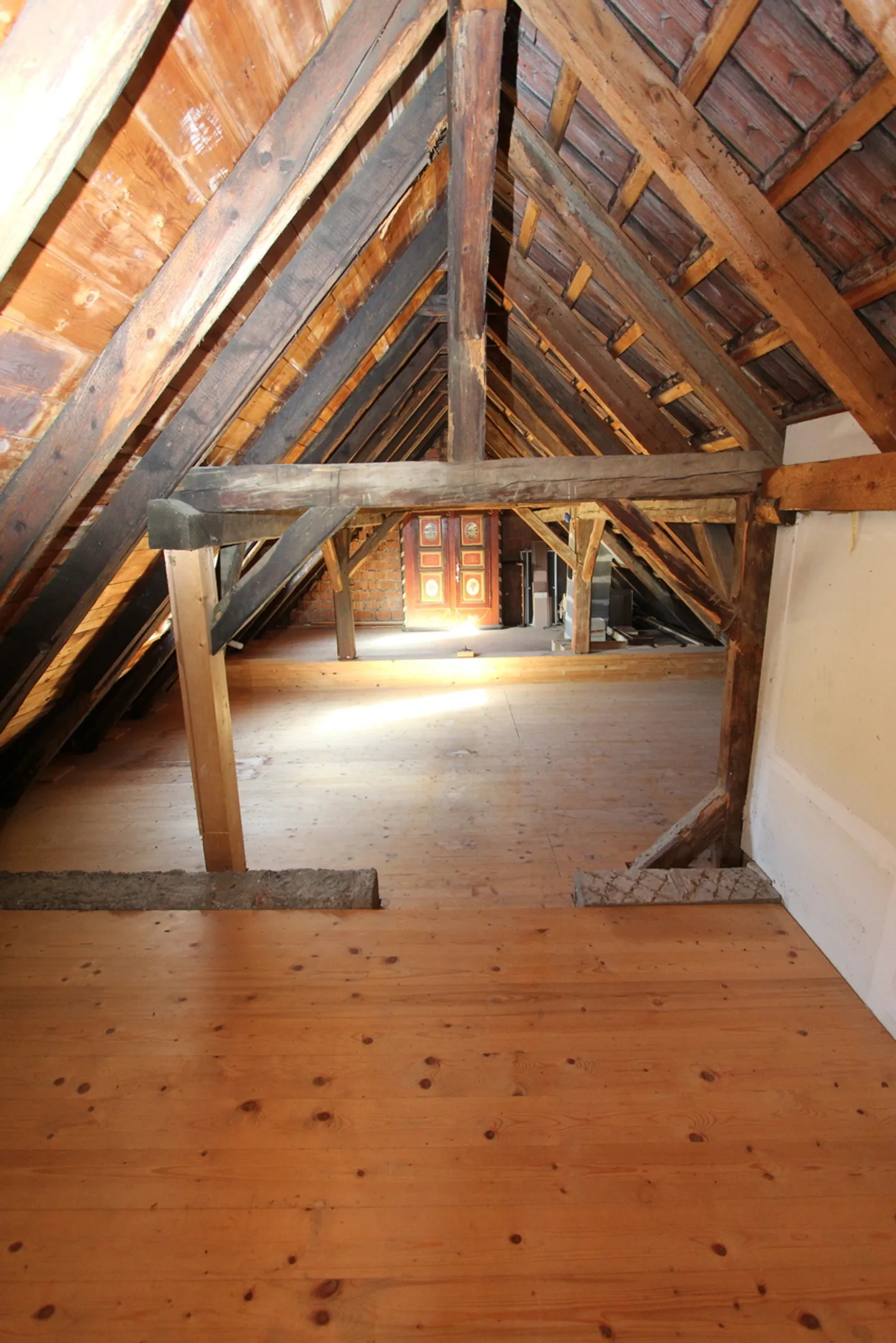 Rustic - Old Building - with Charm - Photo 14 of 22