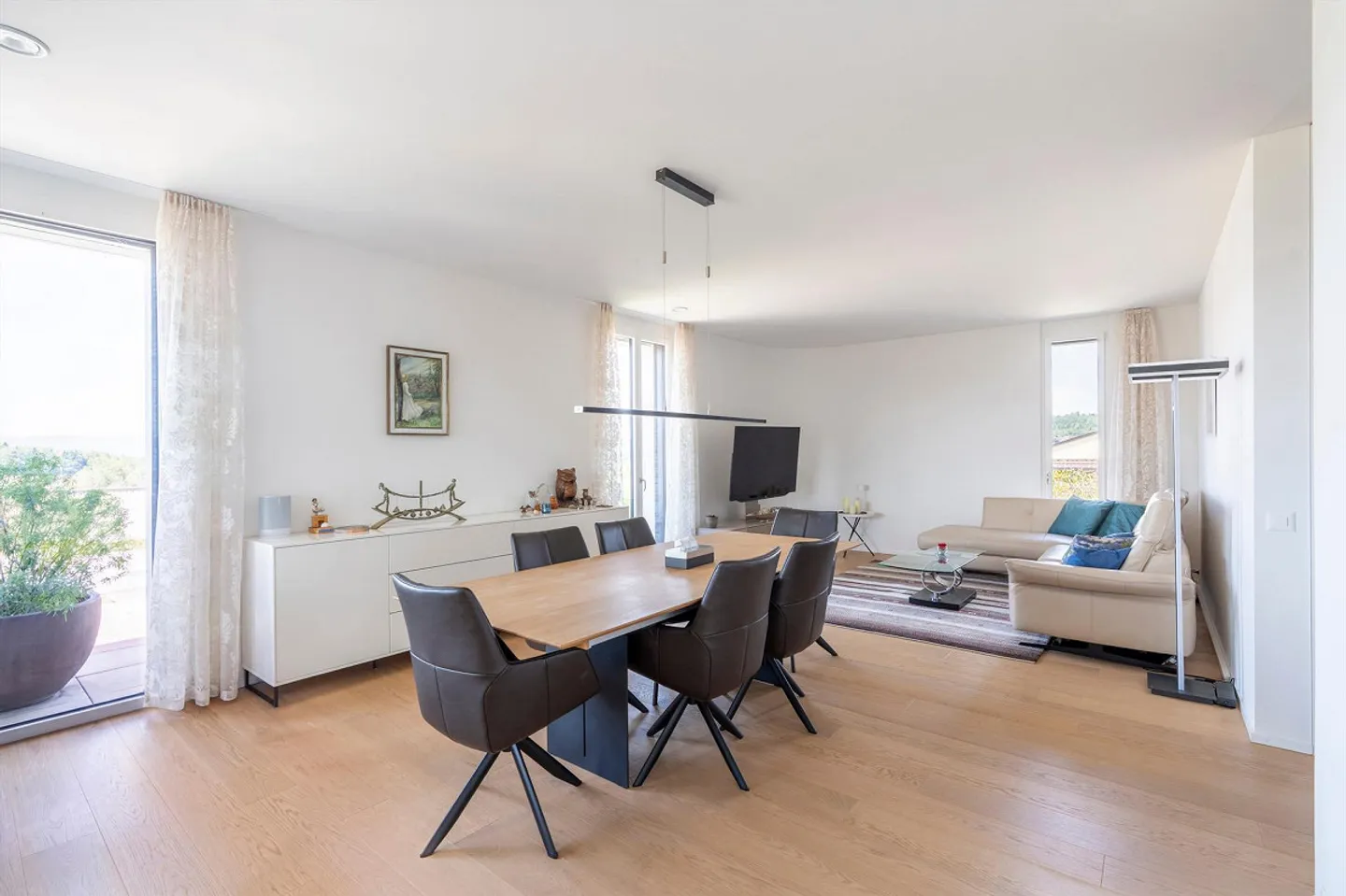 Beautiful 4.5-room penthouse with a view - Photo 5 of 13