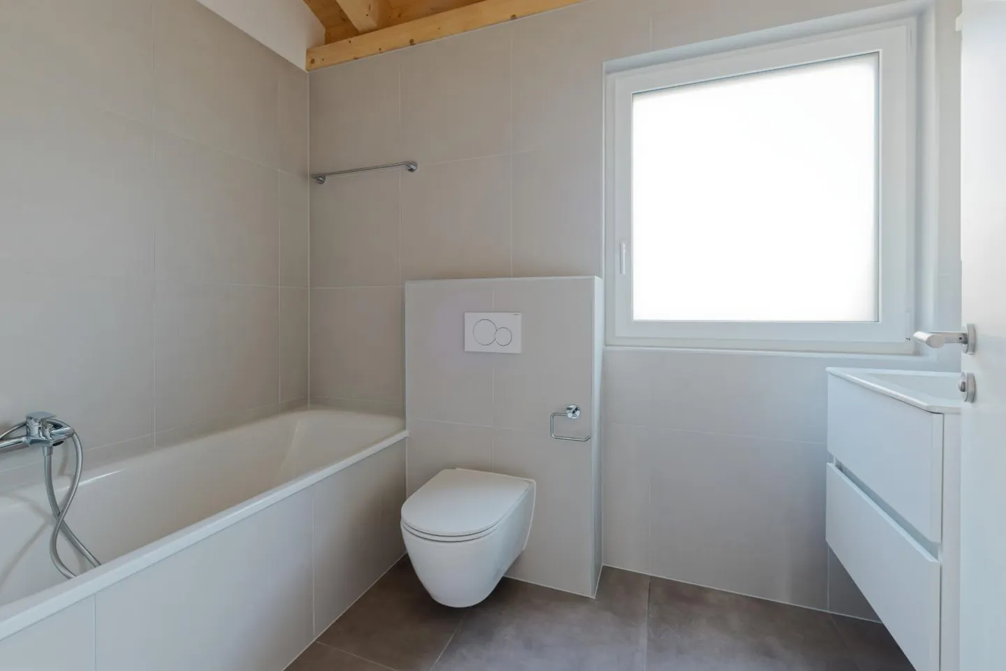 Dachgeschoss 3,5 Zimmer - Foto 8 von 9