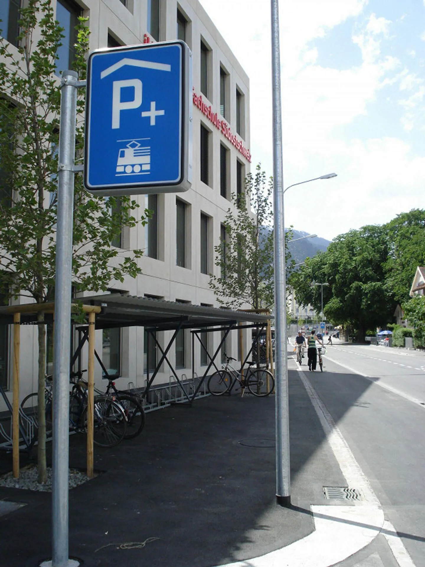 Posto auto sotterraneo direttamente alla stazione di Chur - Foto 2 di 8