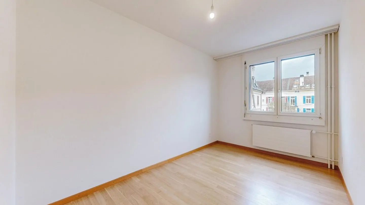 Appartamento spazioso con balcone - Foto 7 di 12