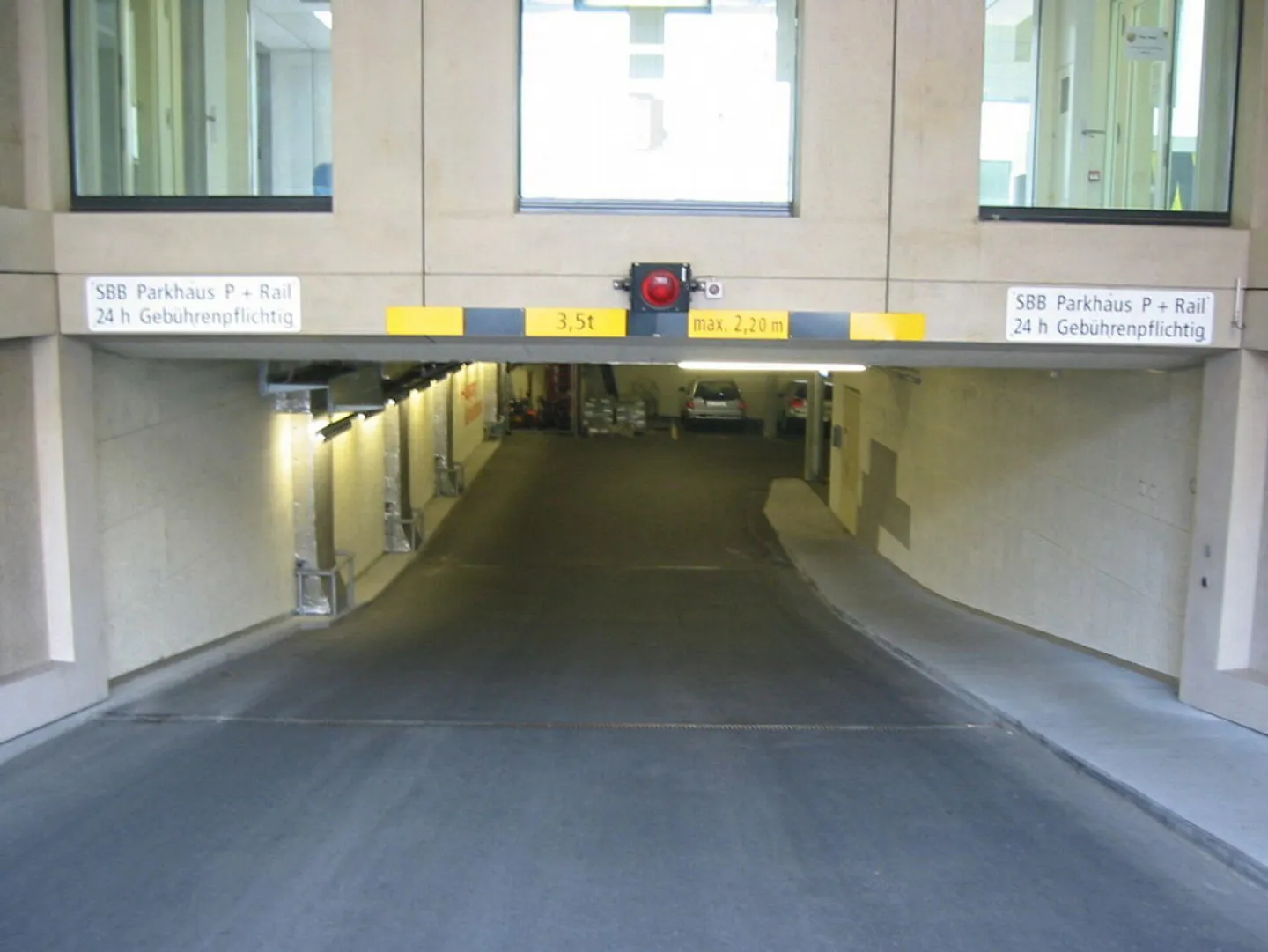 Posto auto sotterraneo direttamente alla stazione di Chur - Foto 8 di 8