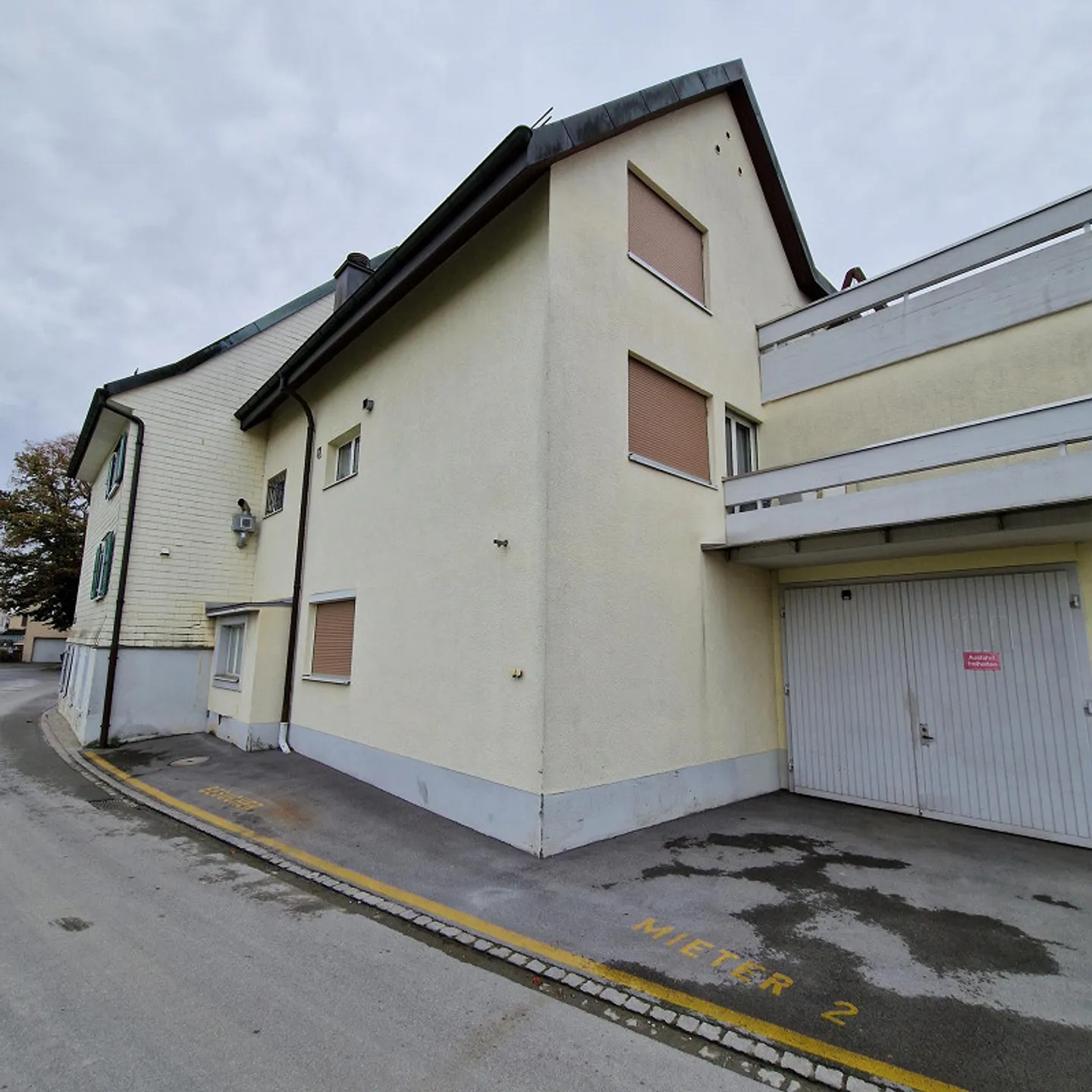 9 Room Single Family House (Generational House) for Rent - Photo 1 of 17