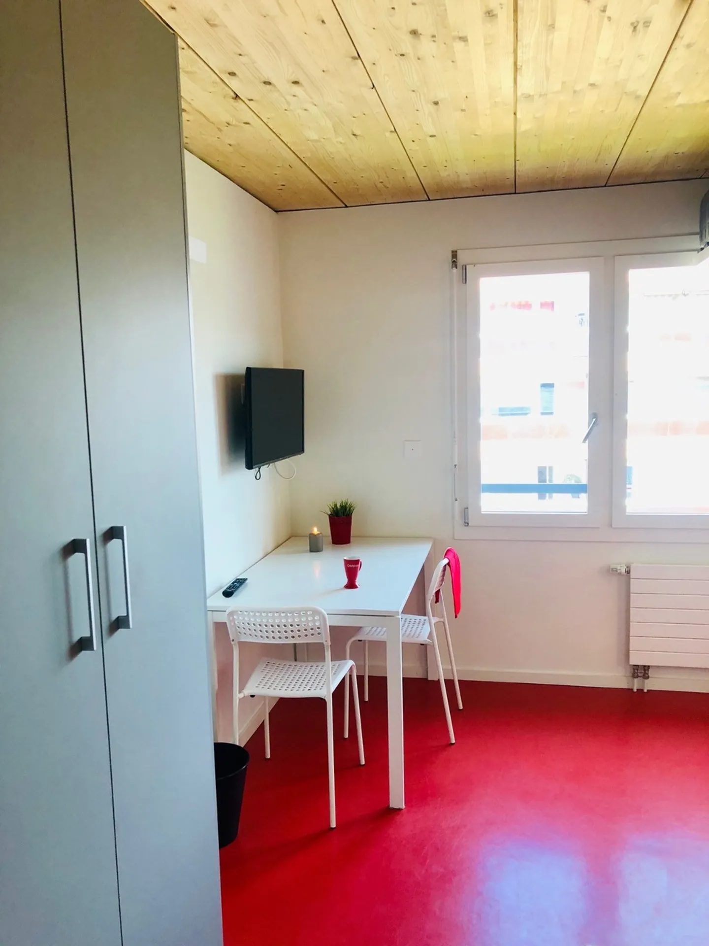 Studio moderne avec bon de CHF 300 - Photo 1 sur 8