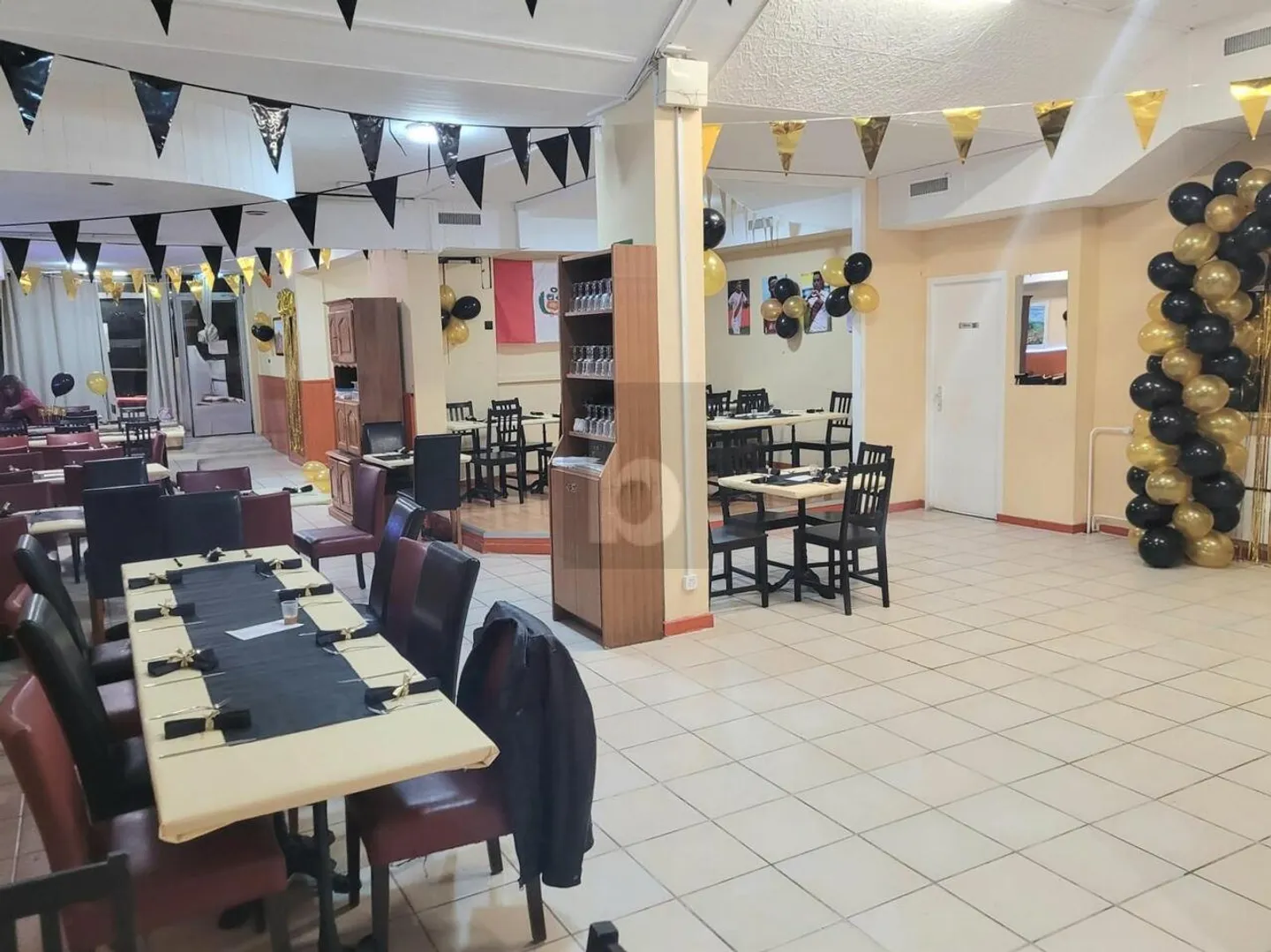 RESTAURANT IN EINEM BELEBTE VIERELT - Foto 4 von 5