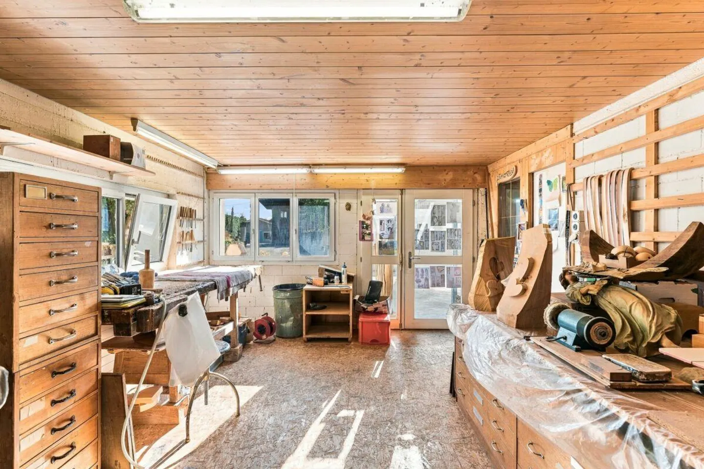 Casa residenziale spaziosa con potenziale di utilizzo versatile! - Foto 13 di 14