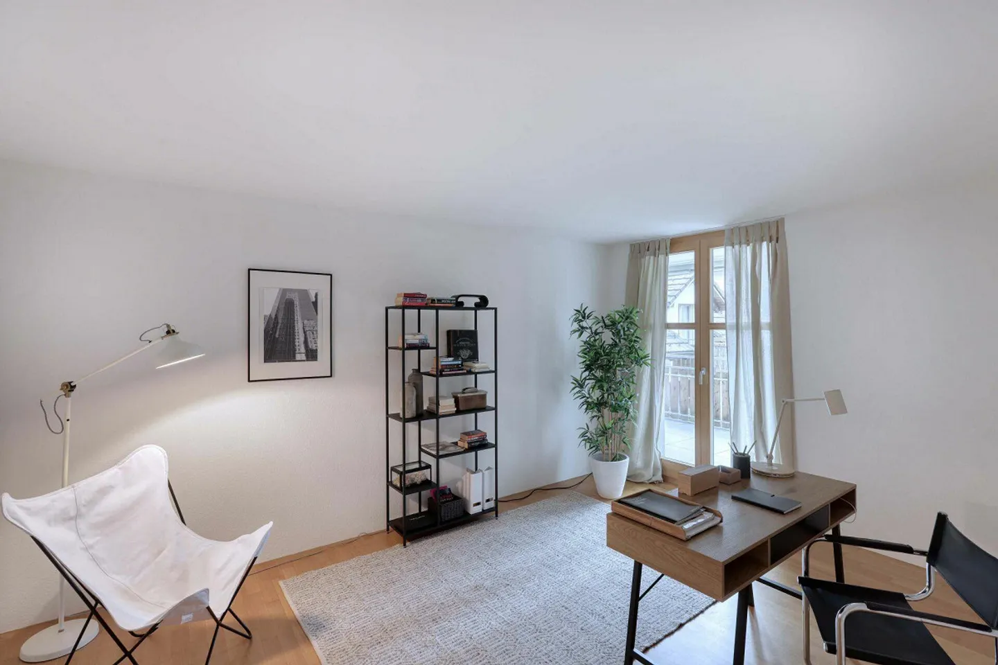 Modern apartment in an ideal location - Photo 7 of 9