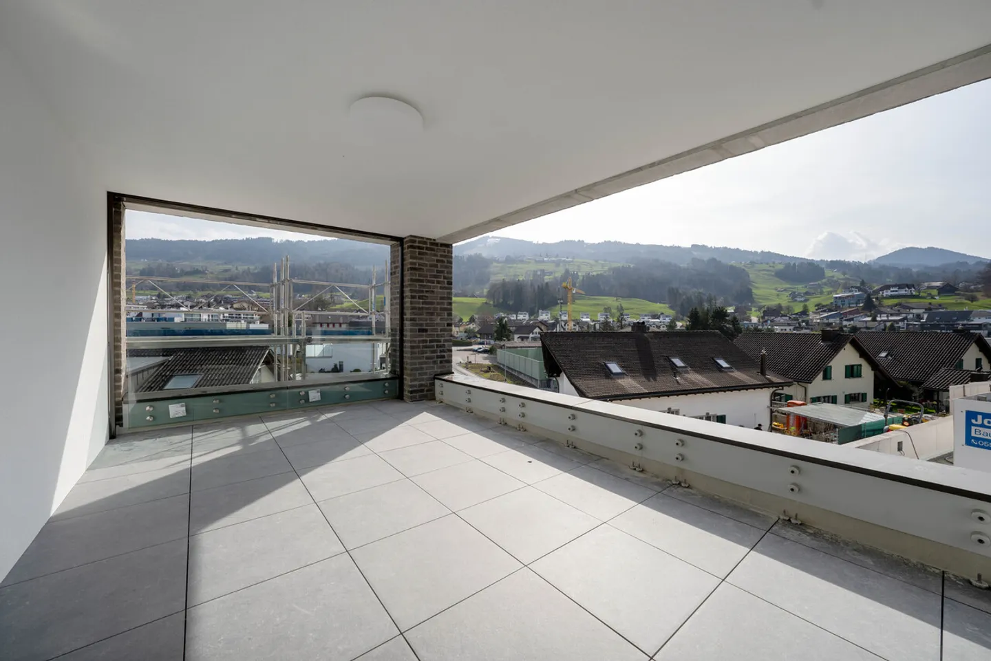 Appartamento da sogno con bella loggia e vista sulle montagne - Foto 3 di 11