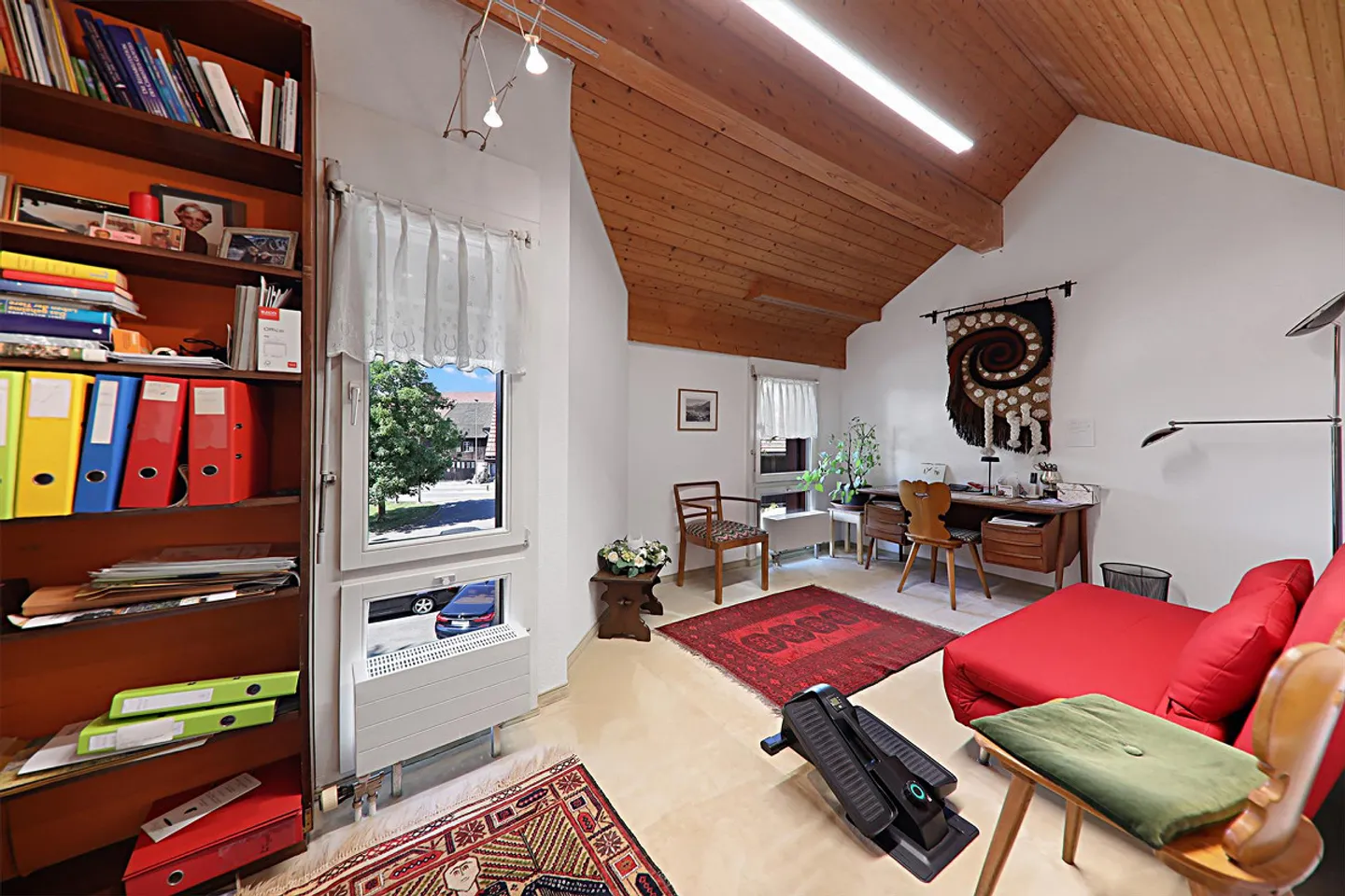 Vivere nel verde: Incantevole casa unifamiliare di 5,5 stanze - Foto 10 di 14