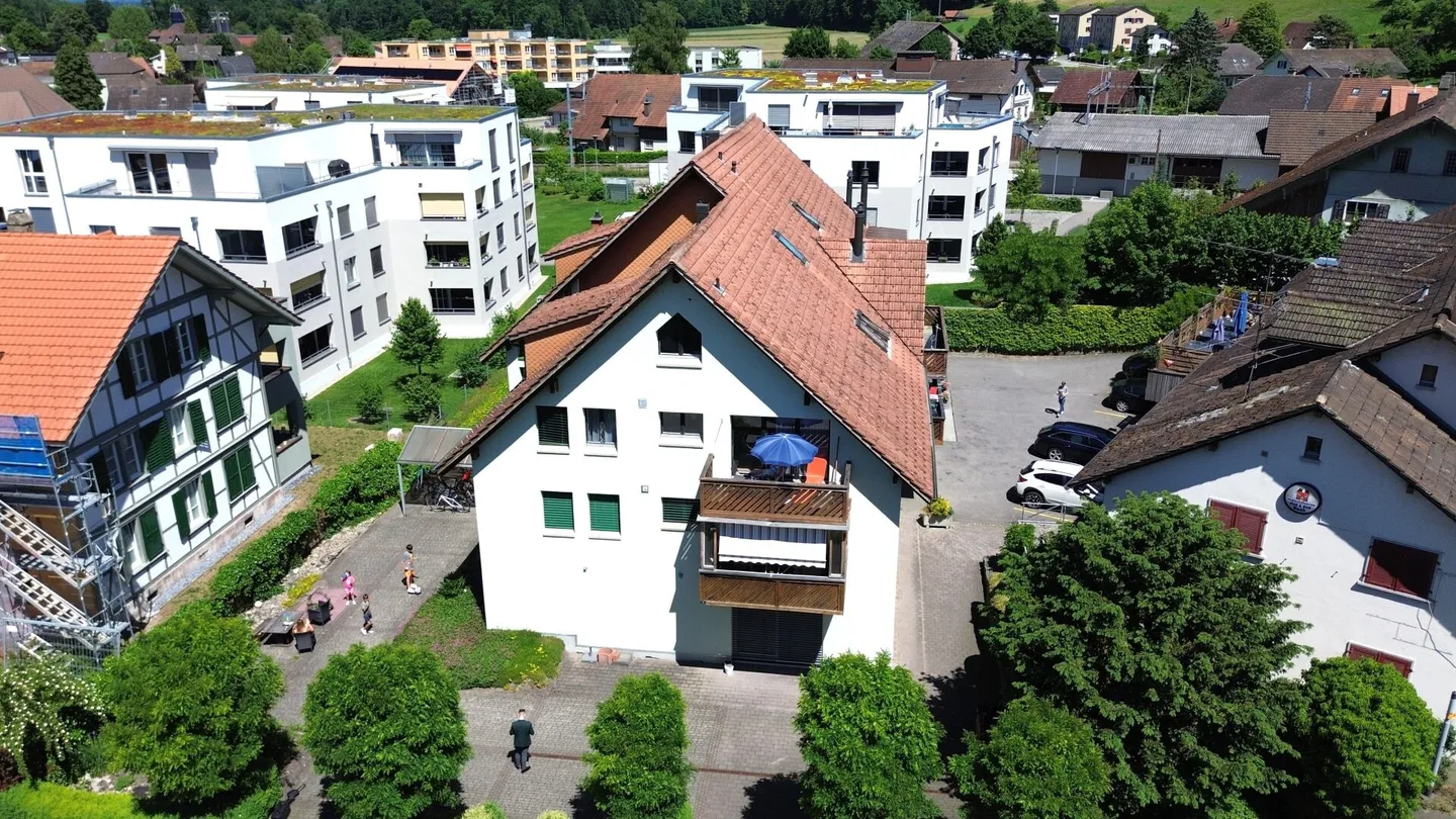 Maisonette con galleria e stufa svedese - Foto 1 di 8