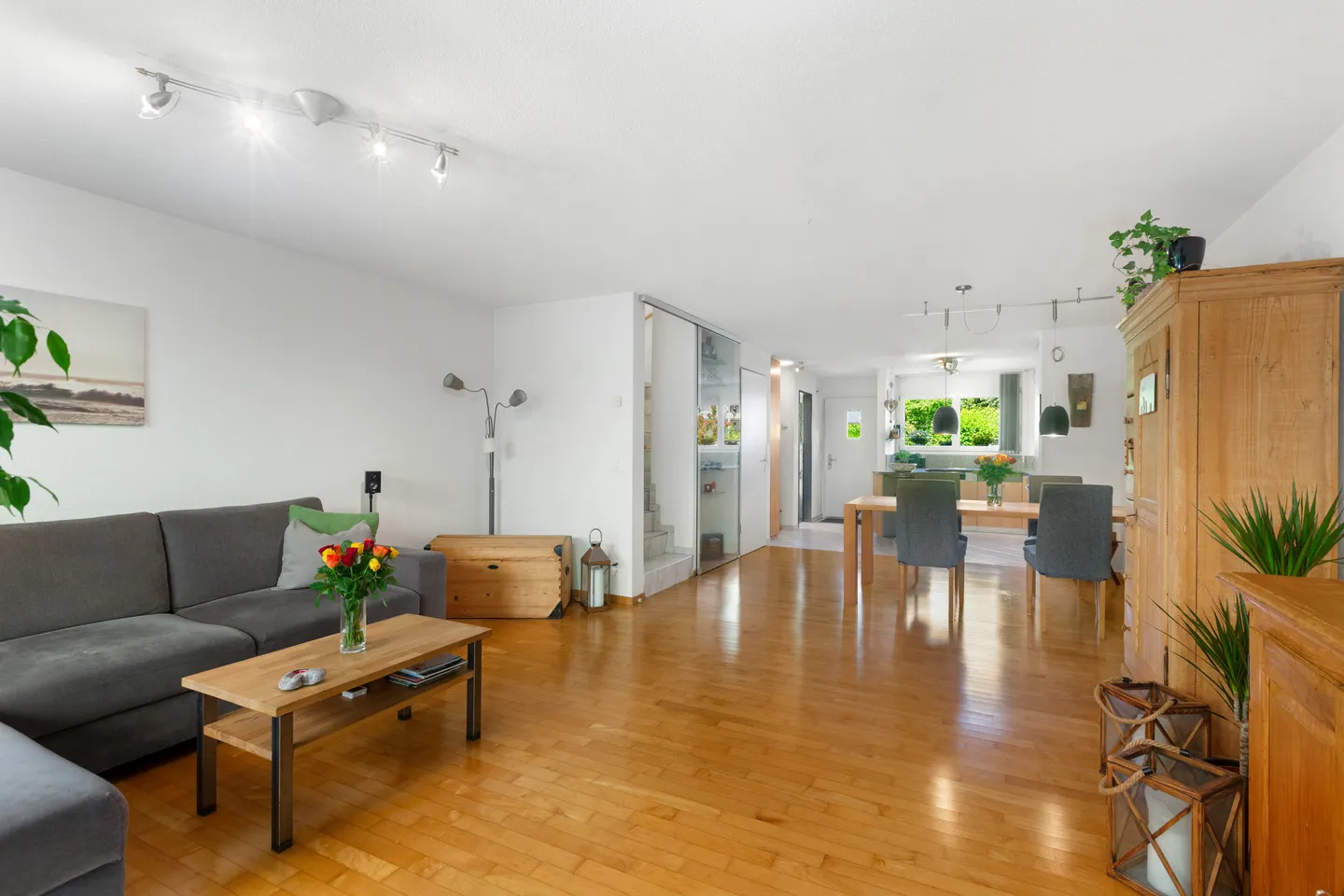 Casa familiare con giardino soleggiato - Foto 4 di 5