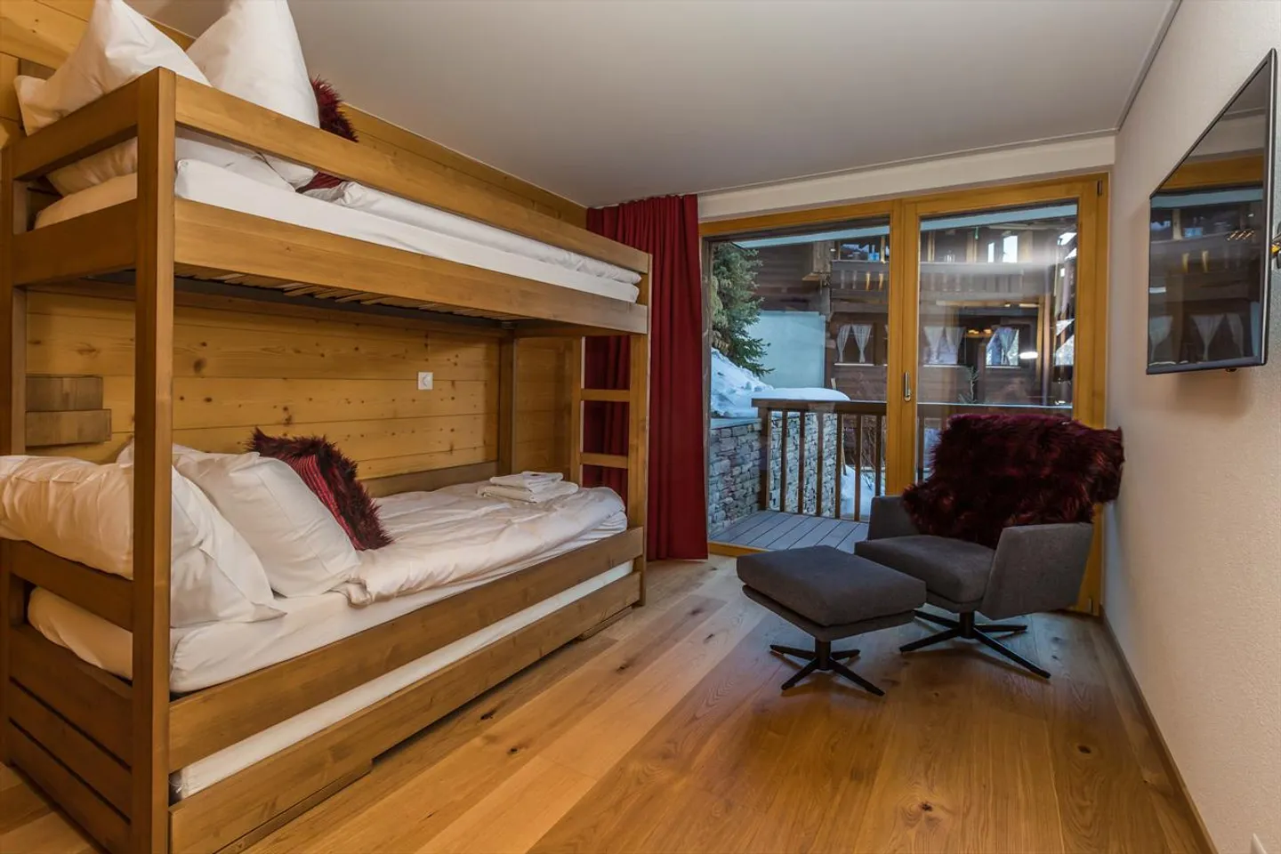 Les Rahâs – A quality alpine village apartment residence in one of the most beautiful high altitude valleys in the Alps. - Photo 3 of 9