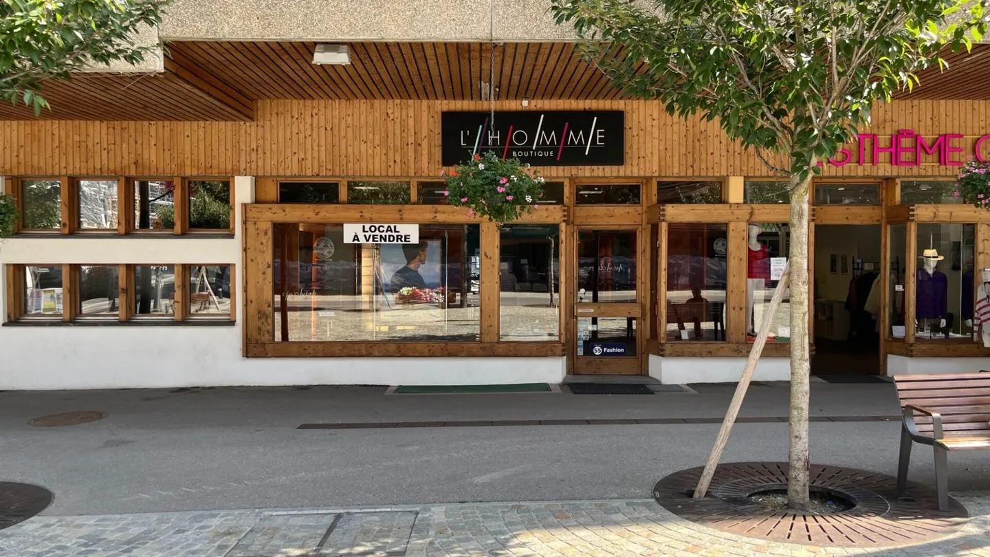 Spazi commerciali nel centro di Montana - Foto 2 di 11