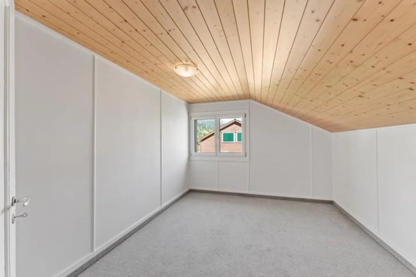 Casa angolare accogliente con bel giardino e grande spazio hobby - Foto 7 di 11