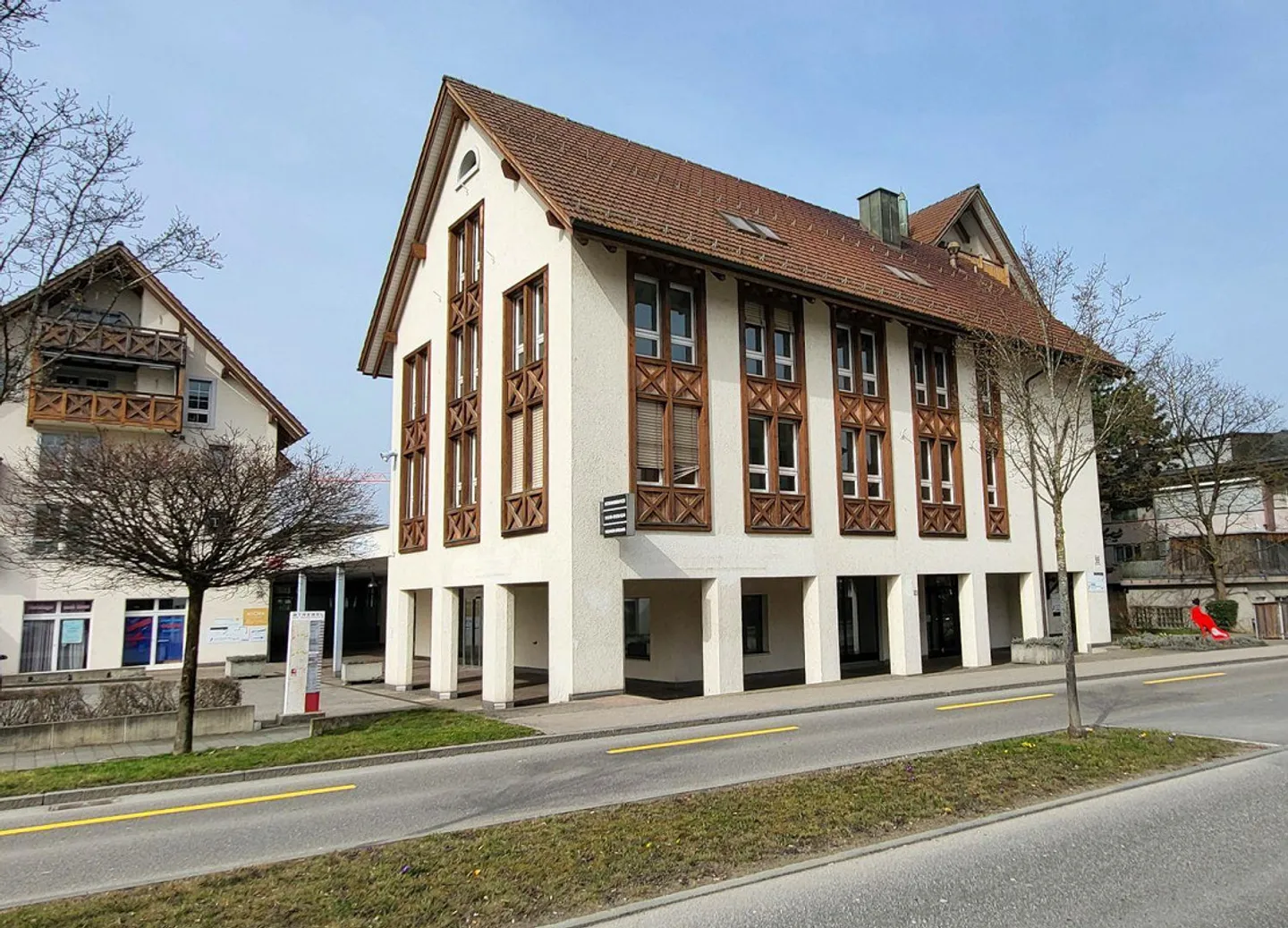 Exciting and bright office space in the center of Affoltern - 149 m2! - Photo 1 of 13