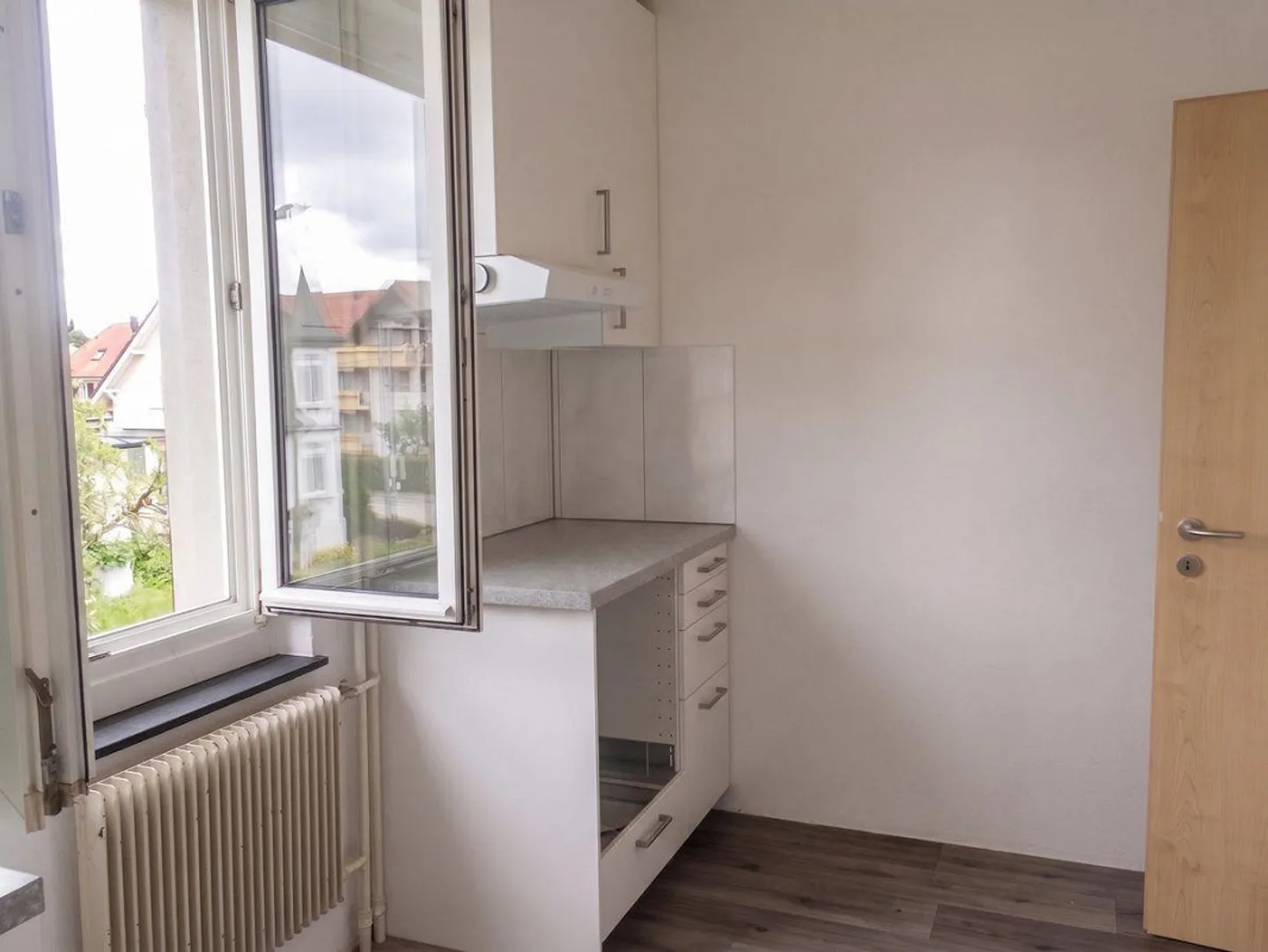 Petit beau immeuble multifamilial avec trois appartements loués - Photo 7 sur 13