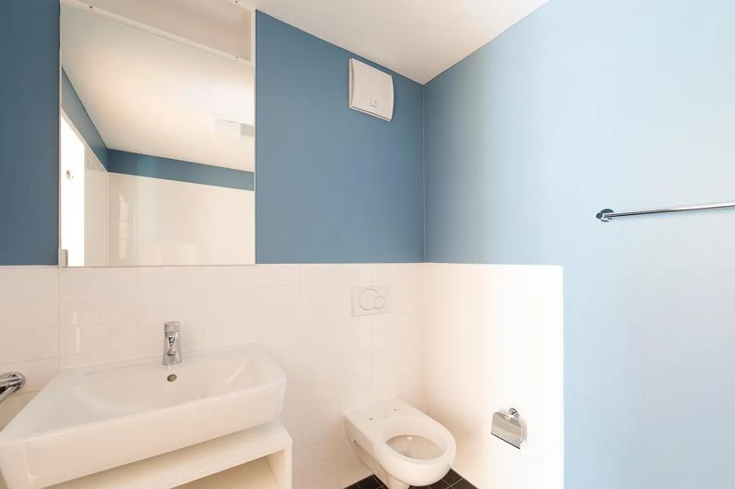 Spacious Apartment in Green Area - Photo 5 of 9