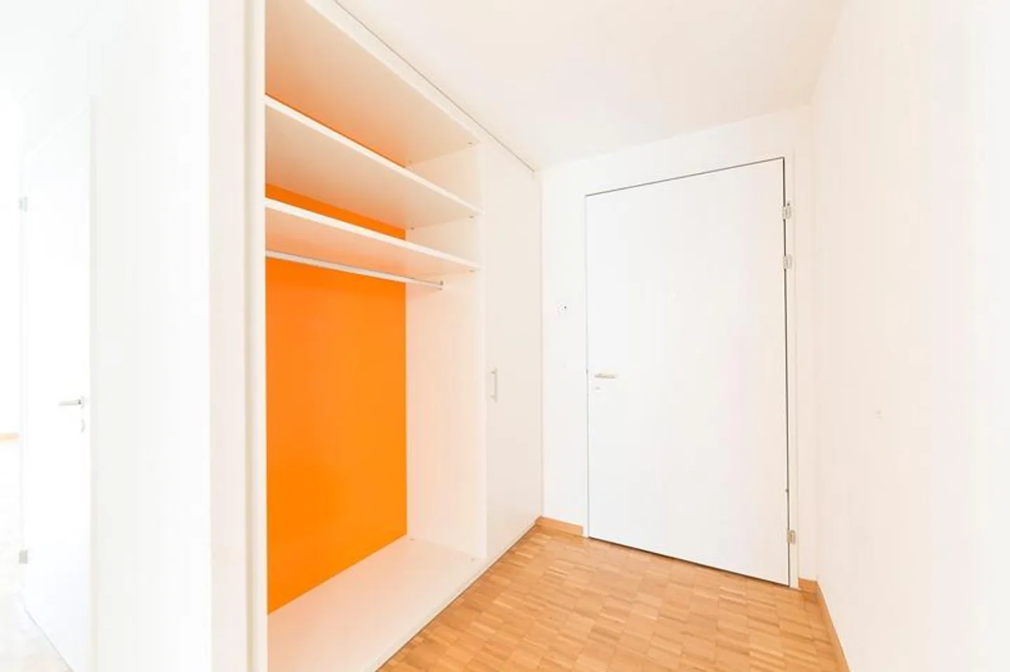 Spacious Apartment in Green Area - Photo 7 of 9