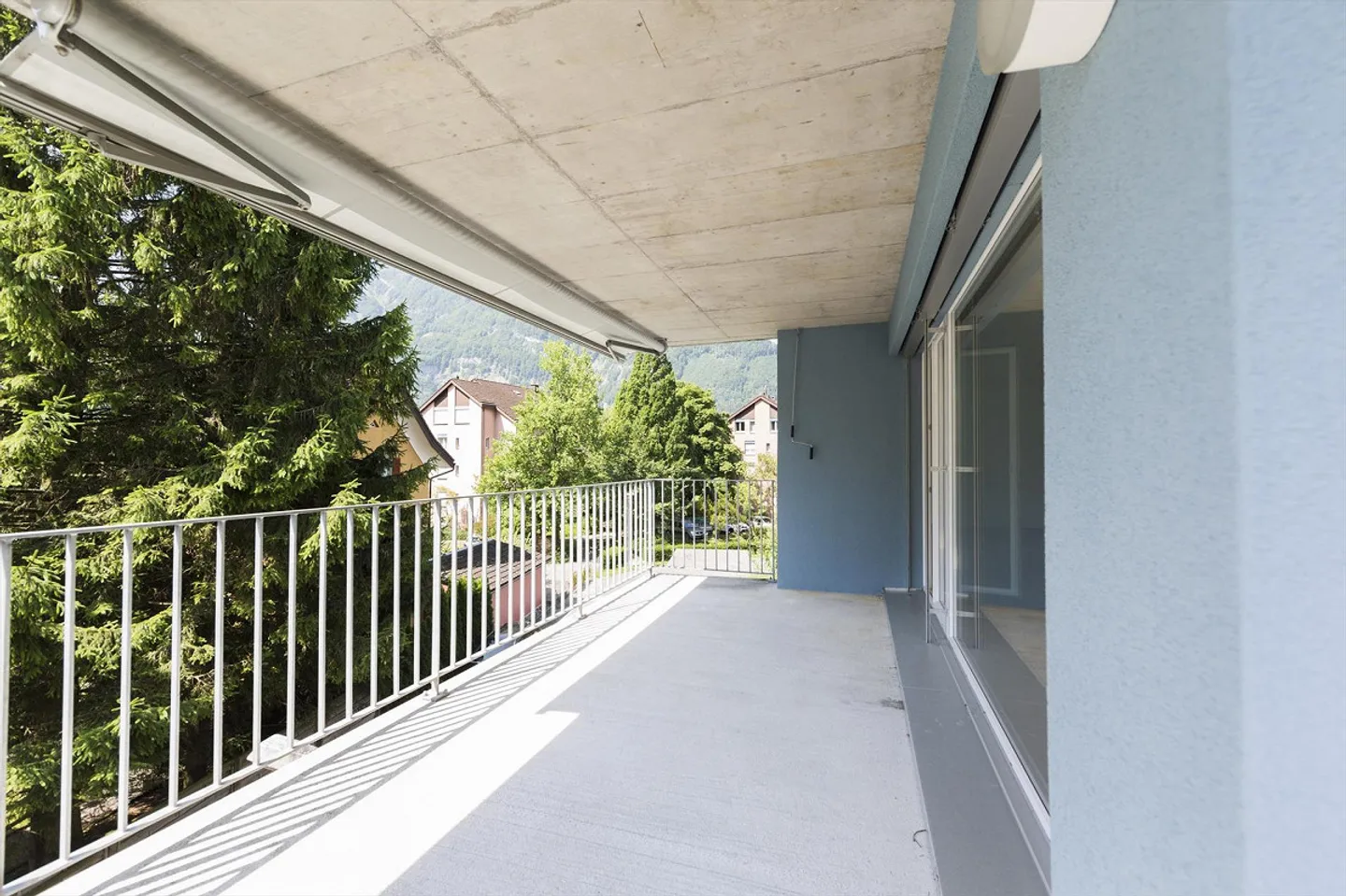 Spacious Apartment in Green Area - Photo 8 of 9