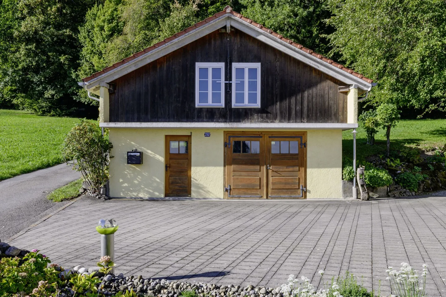 Farmhouse on the edge of the forest with swimming pond and its own spring - Photo 12 of 16