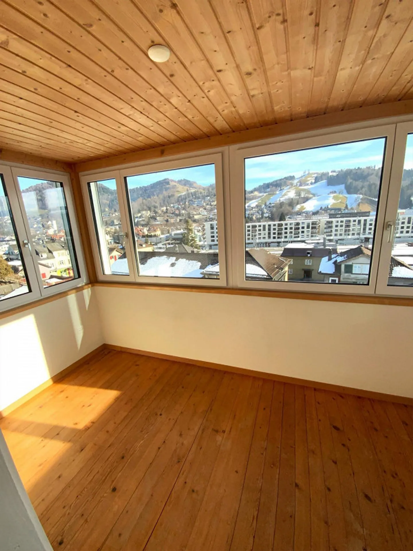 Vivere nel centro di Wattwil - Foto 3 di 10