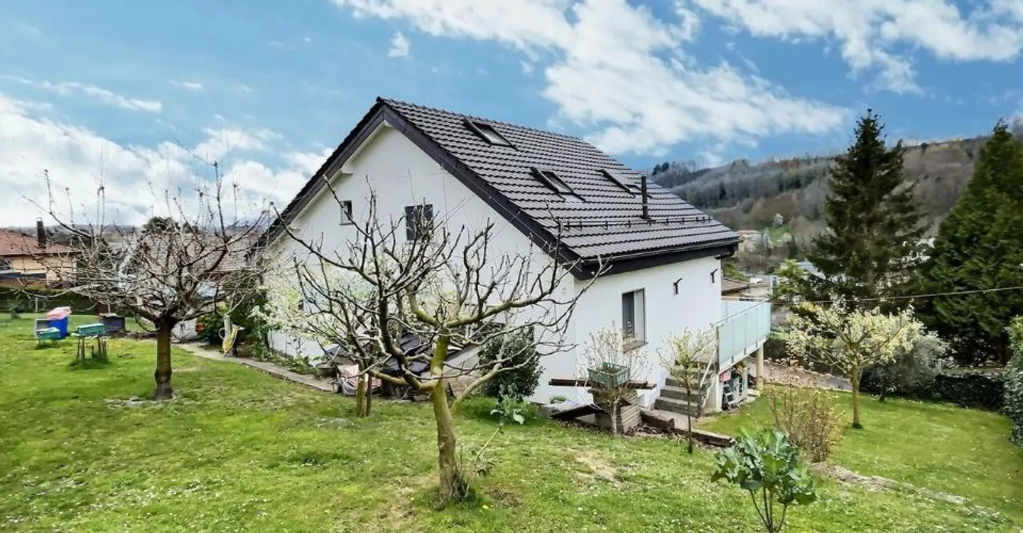 Einfamilienhaus mit umgebautem Raum und separatem Eingang - Foto 10 von 11