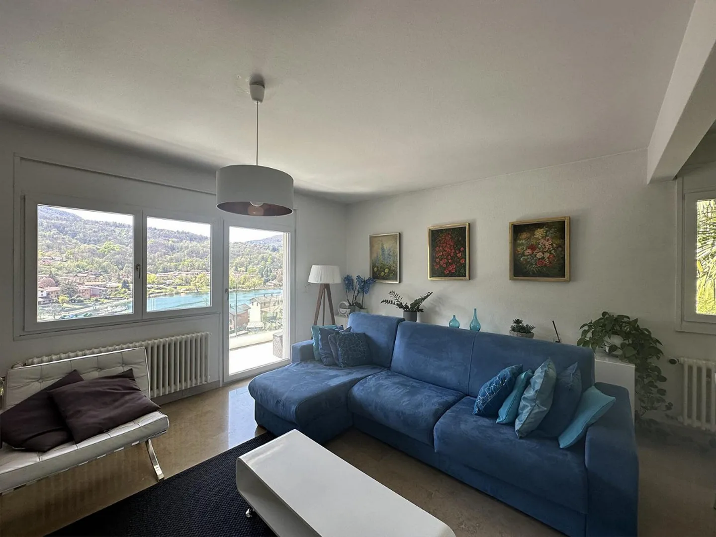 À LOUER PENTHOUSE AVEC VUE SUR LE LAC MEUBLÉ - Photo 4 sur 16