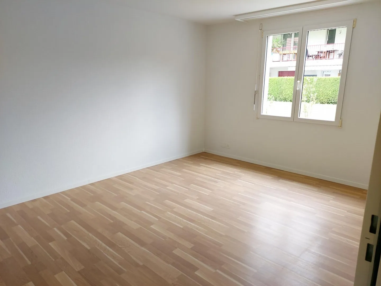 Ampio appartamento di 3,5 stanze con balcone - Foto 5 di 10