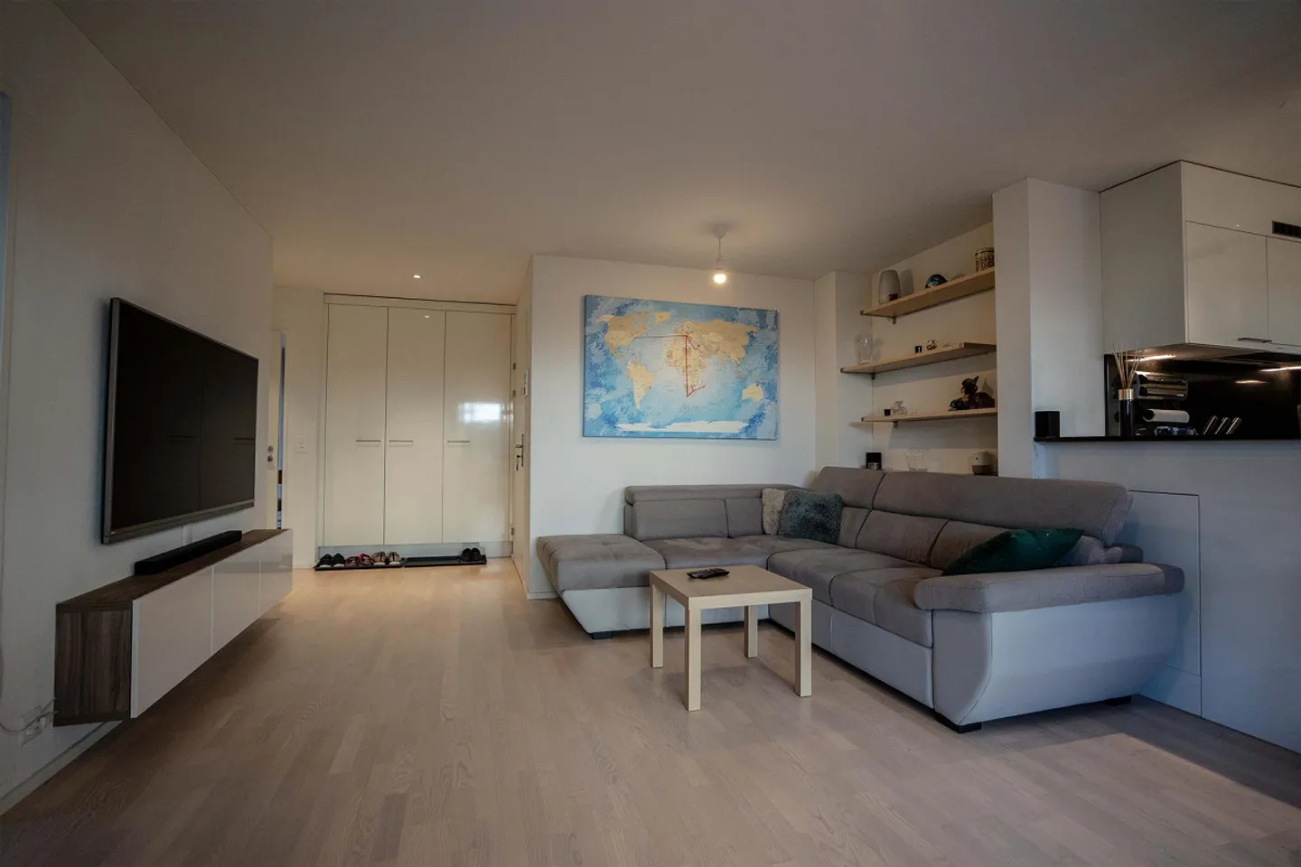 Modern 3.5-room apartment with winter garden and terrace - Photo 5 of 16