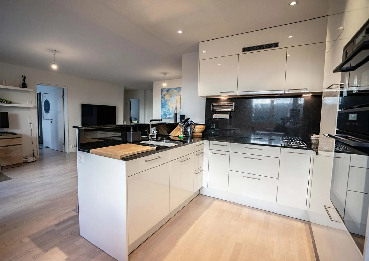 Modern 3.5-room apartment with winter garden and terrace - Photo 6 of 16