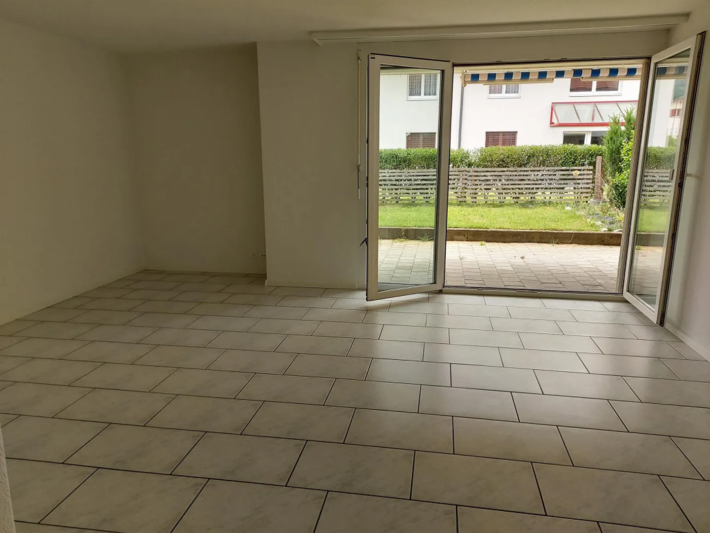 Ampio appartamento di 3,5 stanze con balcone - Foto 8 di 10