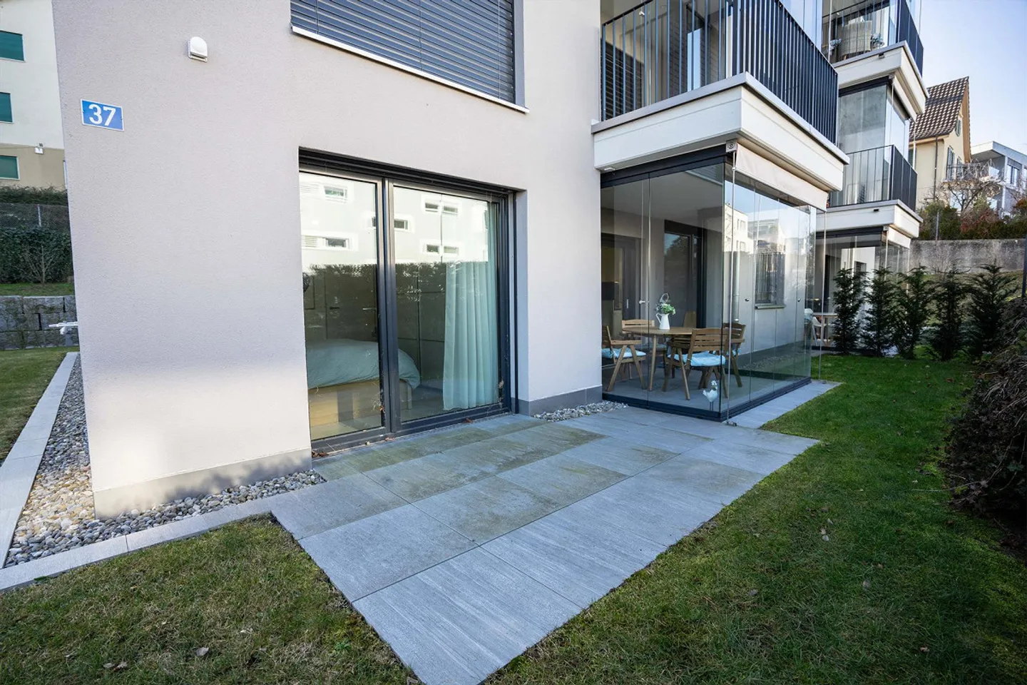 Modern 3.5-room apartment with winter garden and terrace - Photo 14 of 16