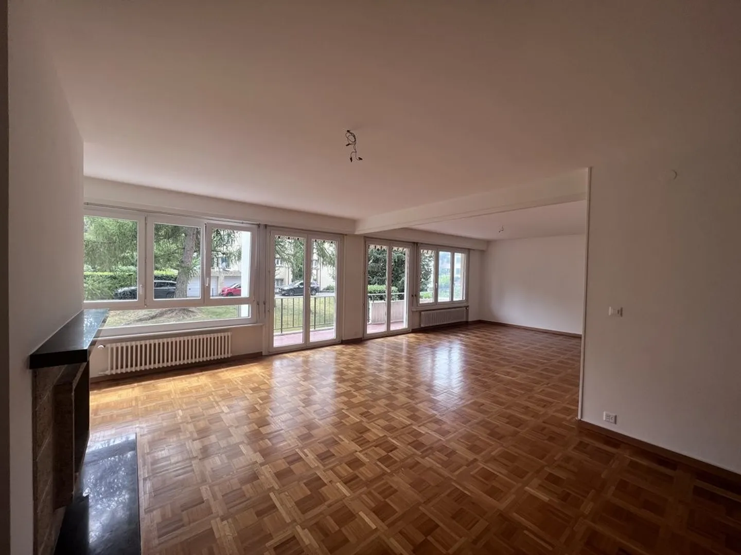 Apartment for rent - Photo 2 of 8