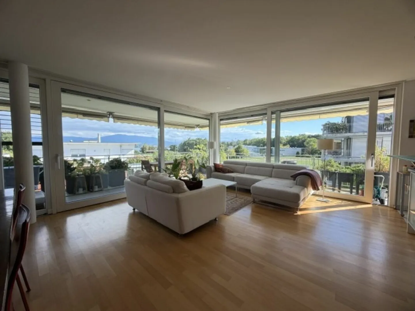 Appartamento Incantevole con Vista Lago - Foto 2 di 10