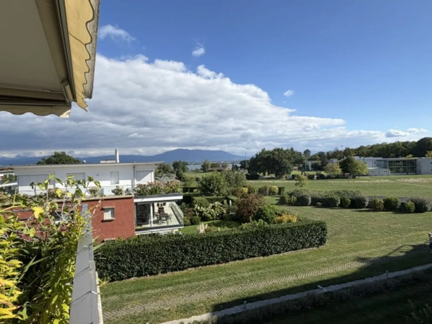 Appartamento Incantevole con Vista Lago - Foto 3 di 10