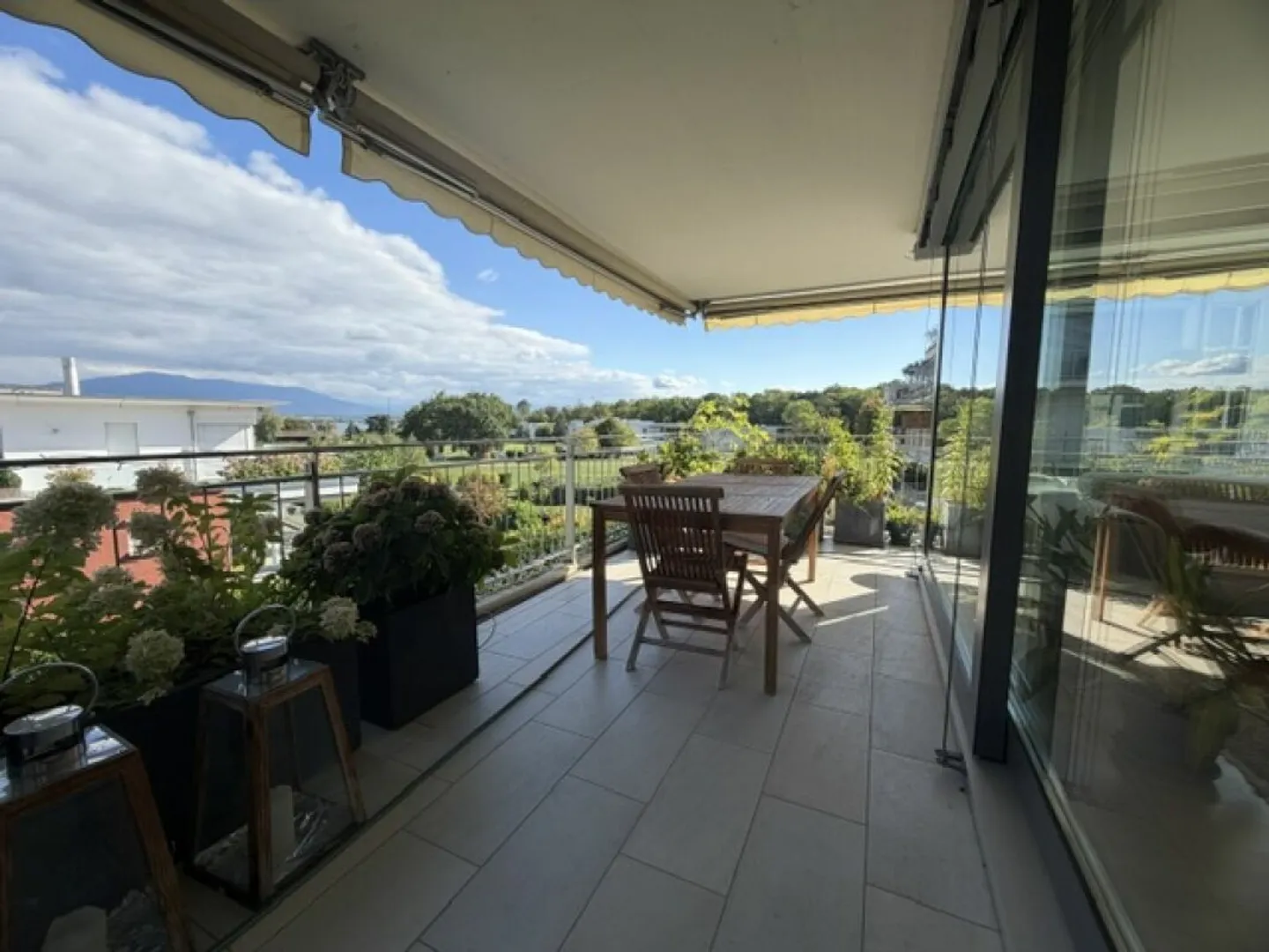Appartamento Incantevole con Vista Lago - Foto 1 di 10