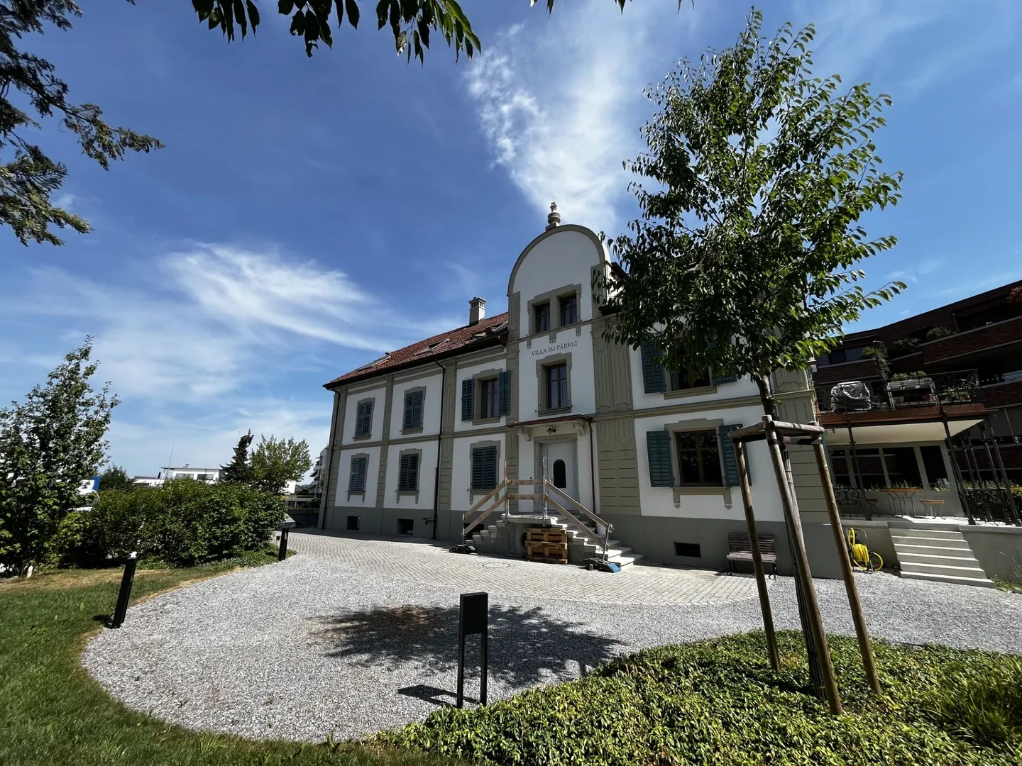 3.5-room apartment: First occupancy in a historic villa - Photo 2 of 10