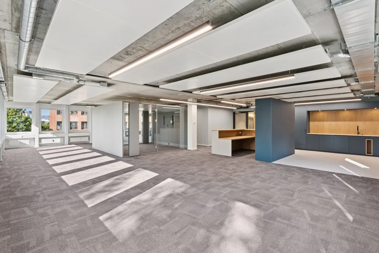 Prima occupazione - moderno e sostenibile: ufficio completamente sviluppato di 275 m² nell'AirCenter certificato DGNB Gold - Foto 1 di 9