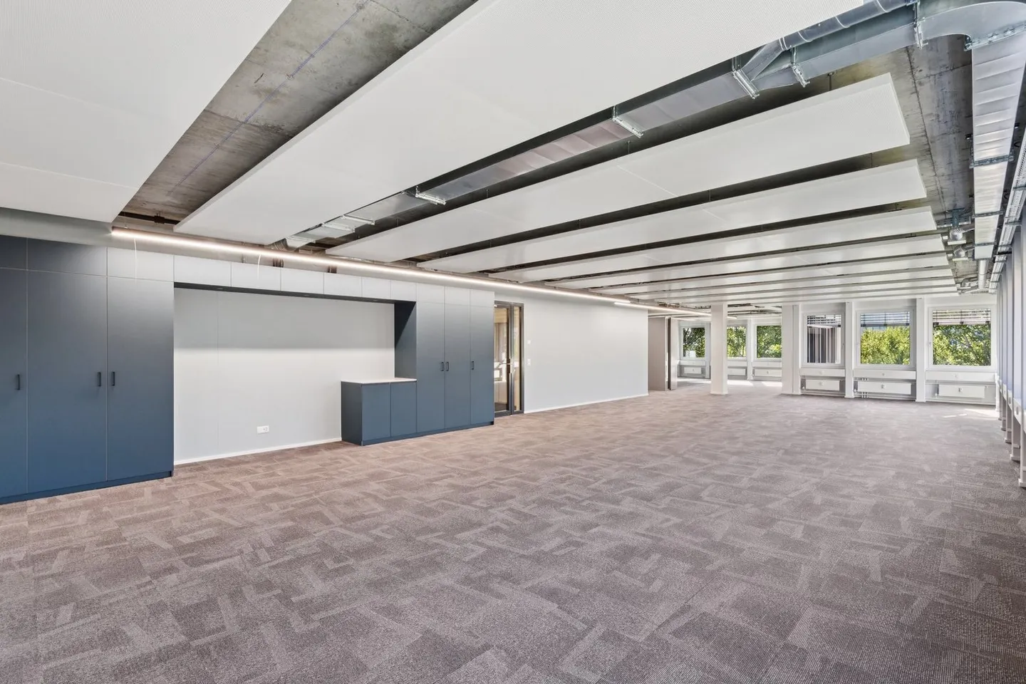 Prima occupazione - moderno e sostenibile: ufficio completamente sviluppato di 275 m² nell'AirCenter certificato DGNB Gold - Foto 5 di 9