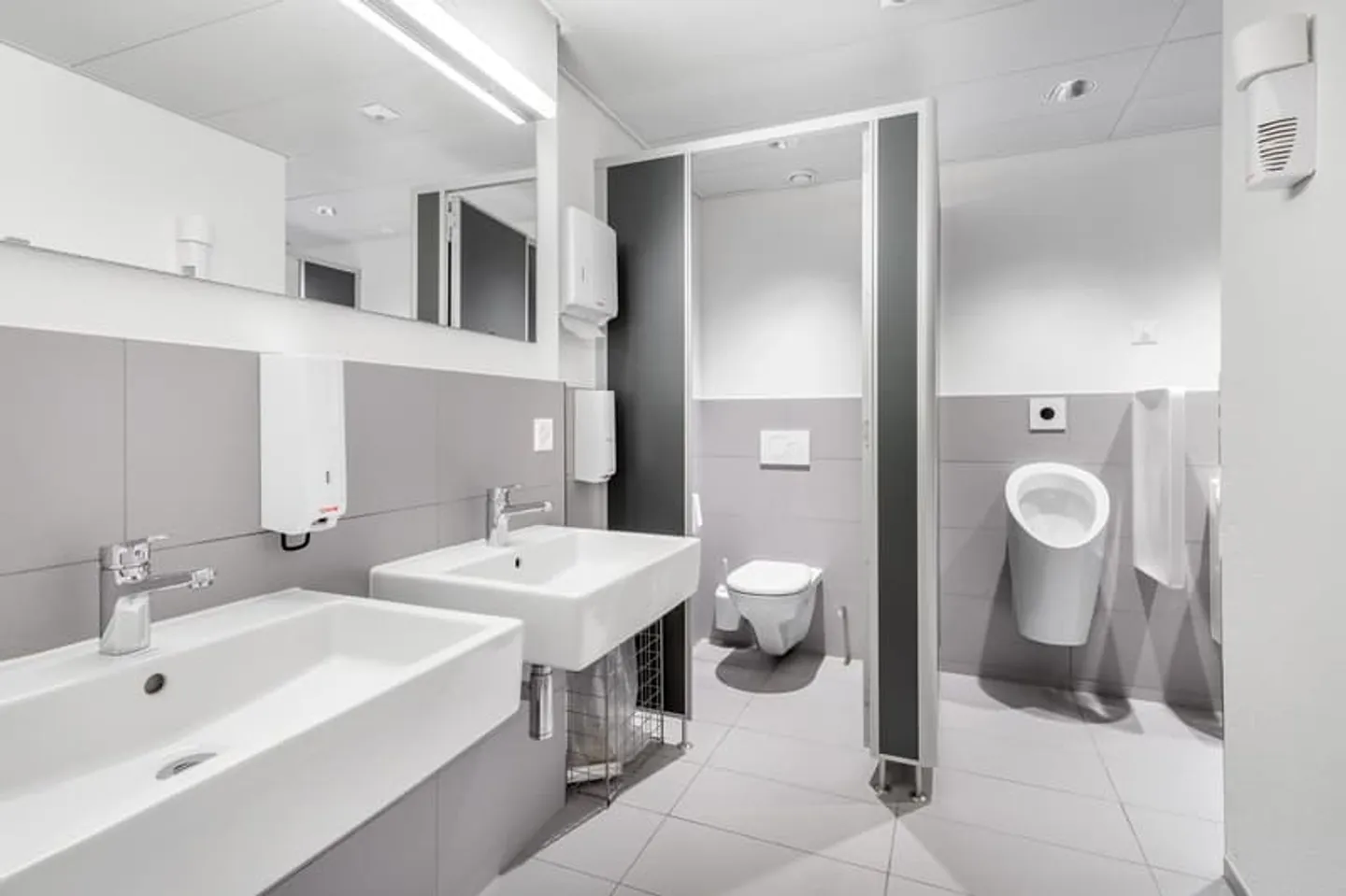 Prima occupazione - moderno e sostenibile: ufficio completamente sviluppato di 275 m² nell'AirCenter certificato DGNB Gold - Foto 7 di 9