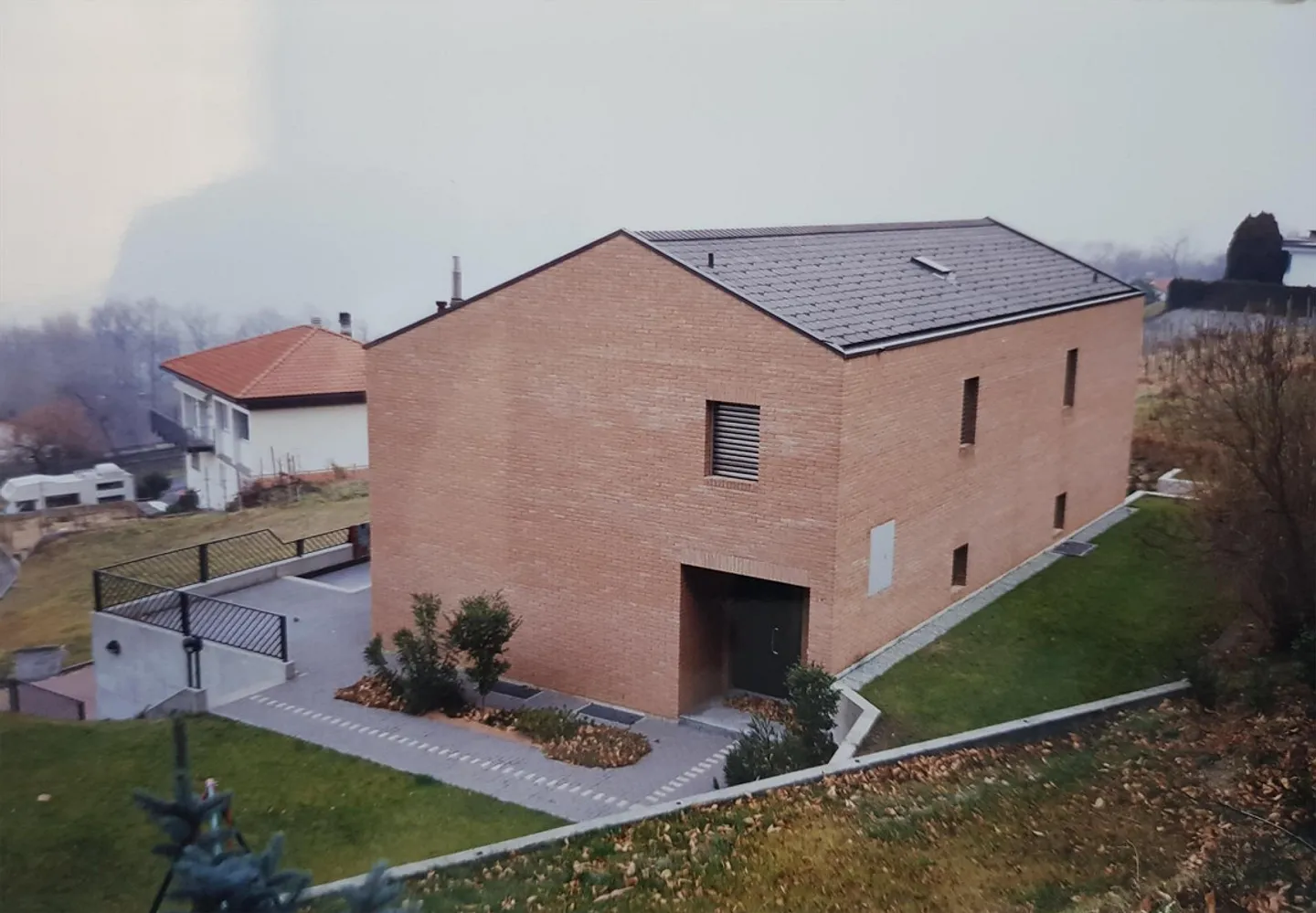 Exclusive hillside residence with a view of the Piano di Magadino - Photo 2 of 10