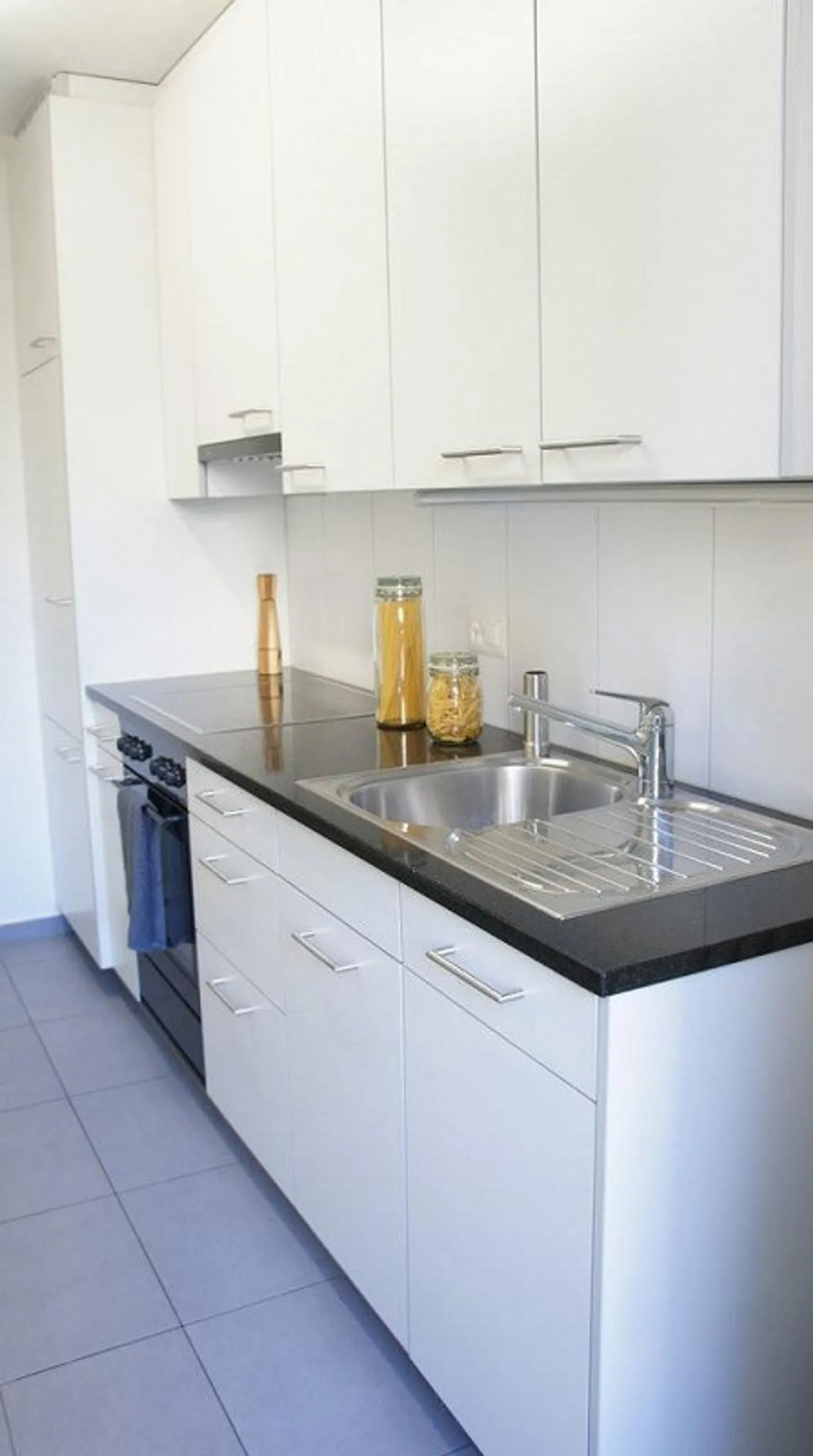 Charming Apartment Near Kannenfeldplatz - Photo 2 of 5