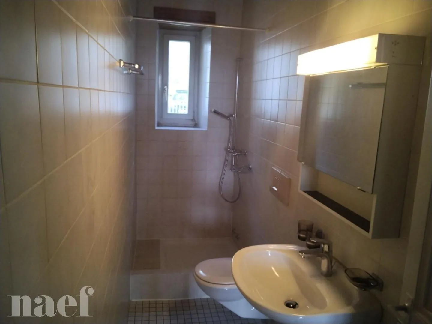 3 Camere con Balcone in un Quartiere Tranquillo - Foto 7 di 11