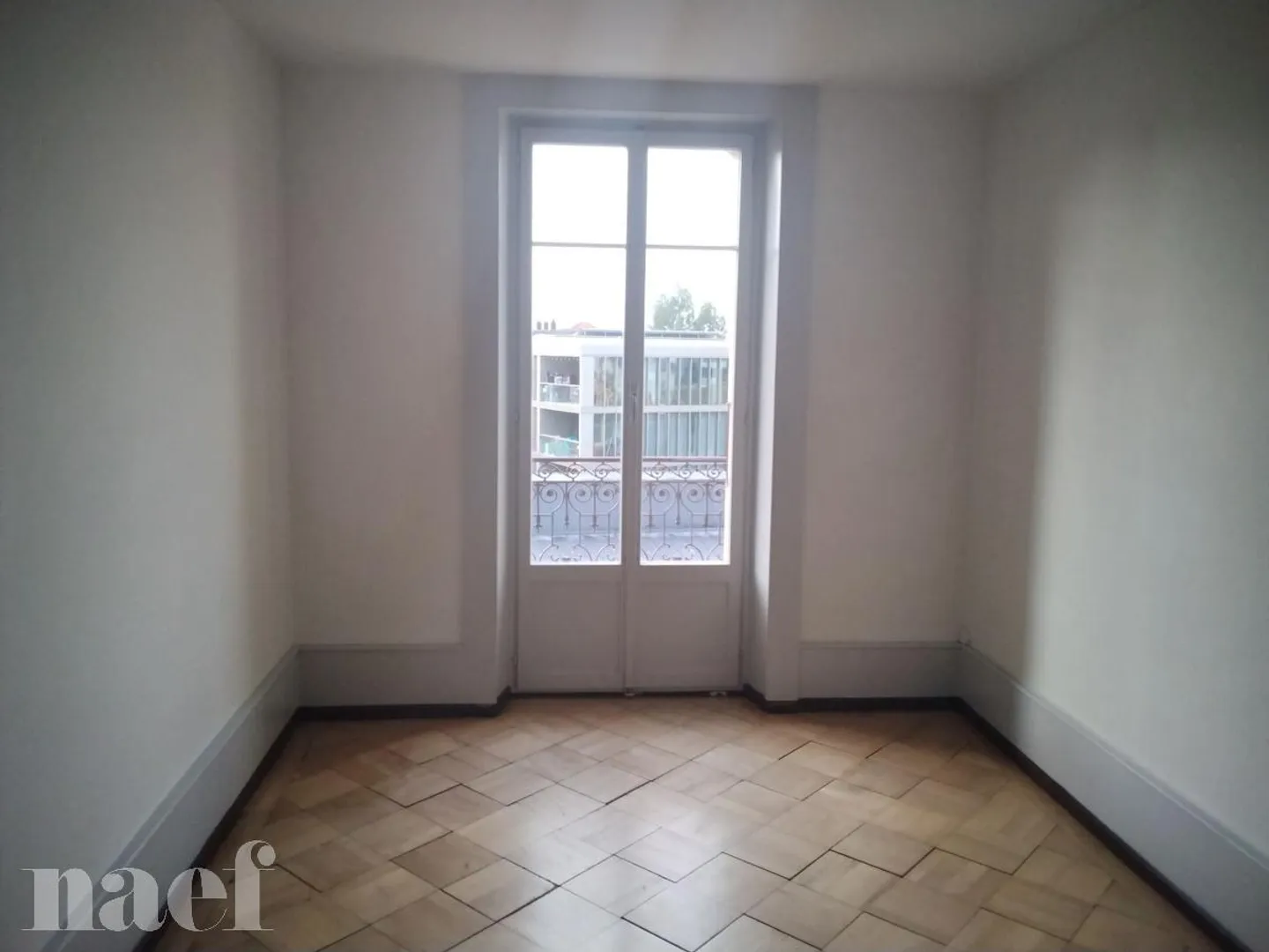 3 Camere con Balcone in un Quartiere Tranquillo - Foto 8 di 11