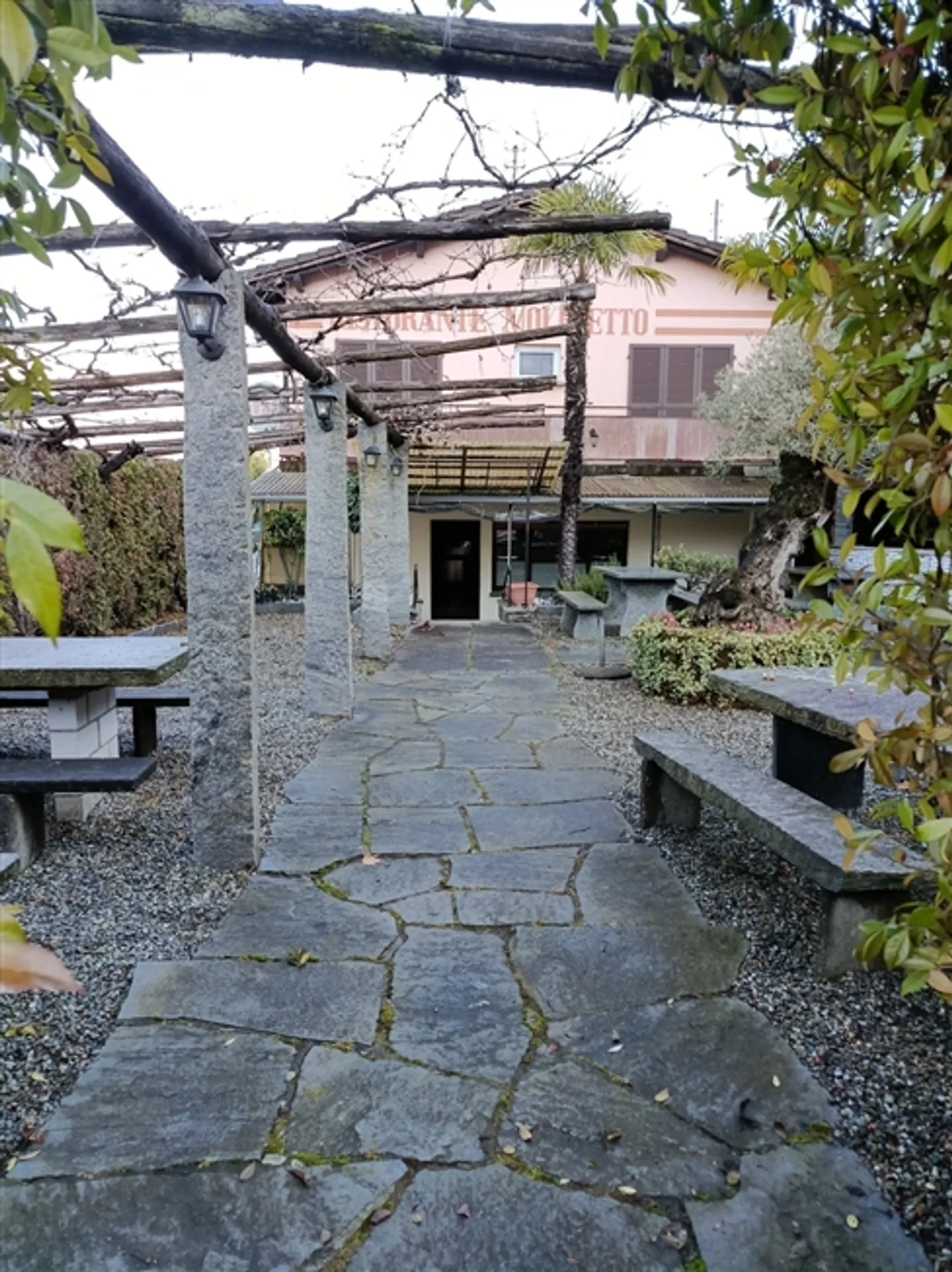 SAN NAZZARO - Proprietà con ristorante e 2 appartamenti in vendita - Foto 3 di 20