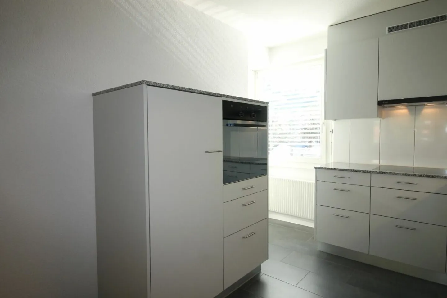 3-room apartment, 1st floor, no lift, two small balconies - Photo 4 of 7