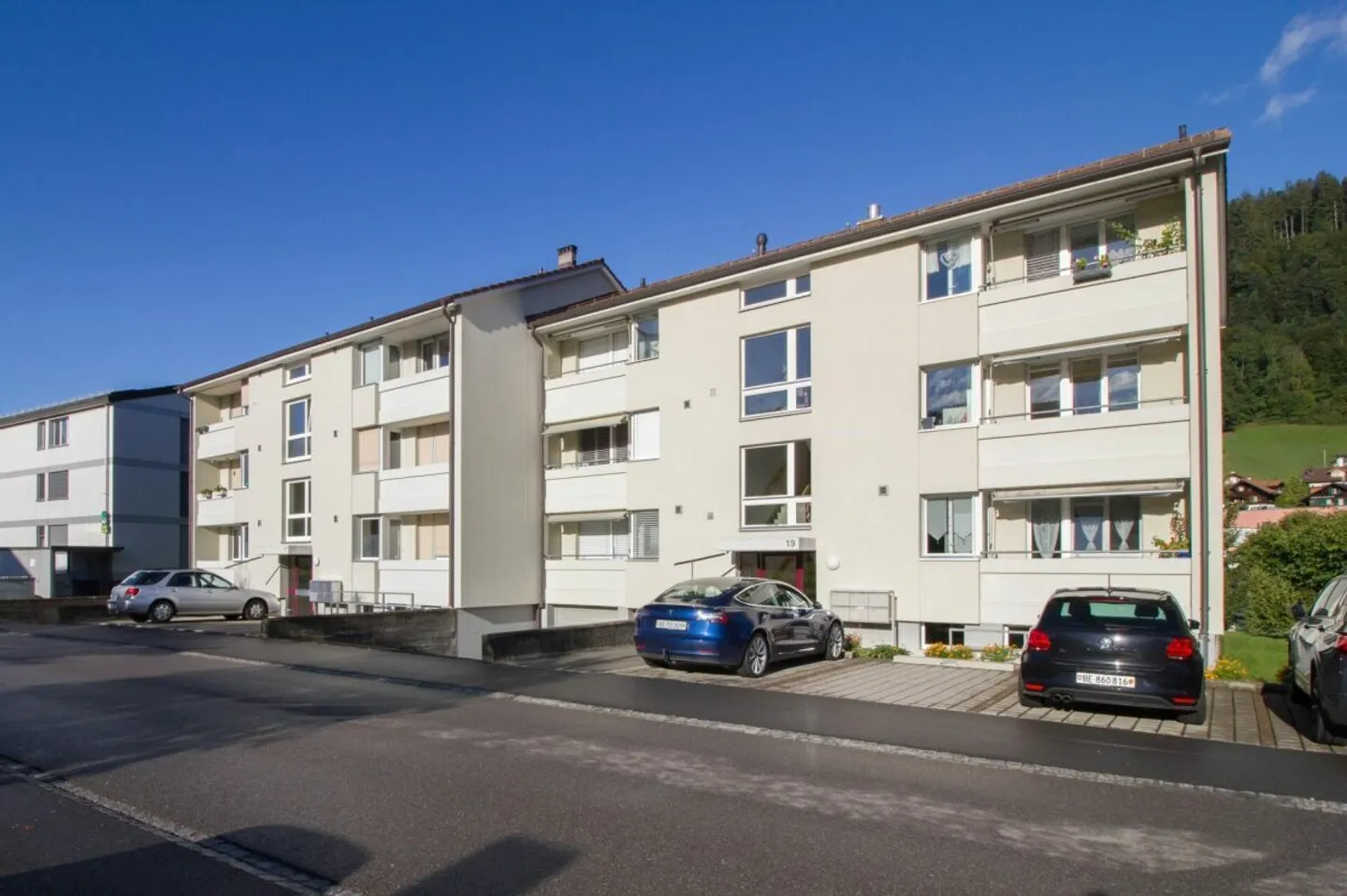 3-room apartment, 1st floor, no lift, two small balconies - Photo 1 of 7