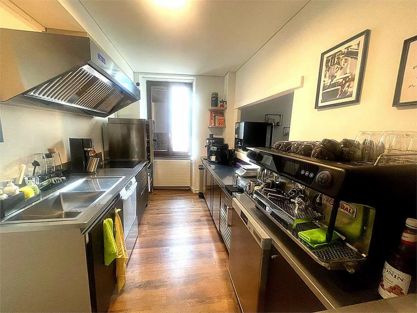BOUTIQUE HOTEL - REAL ESTATE INVESTMENT OPPORTUNITY - Photo 5 of 13